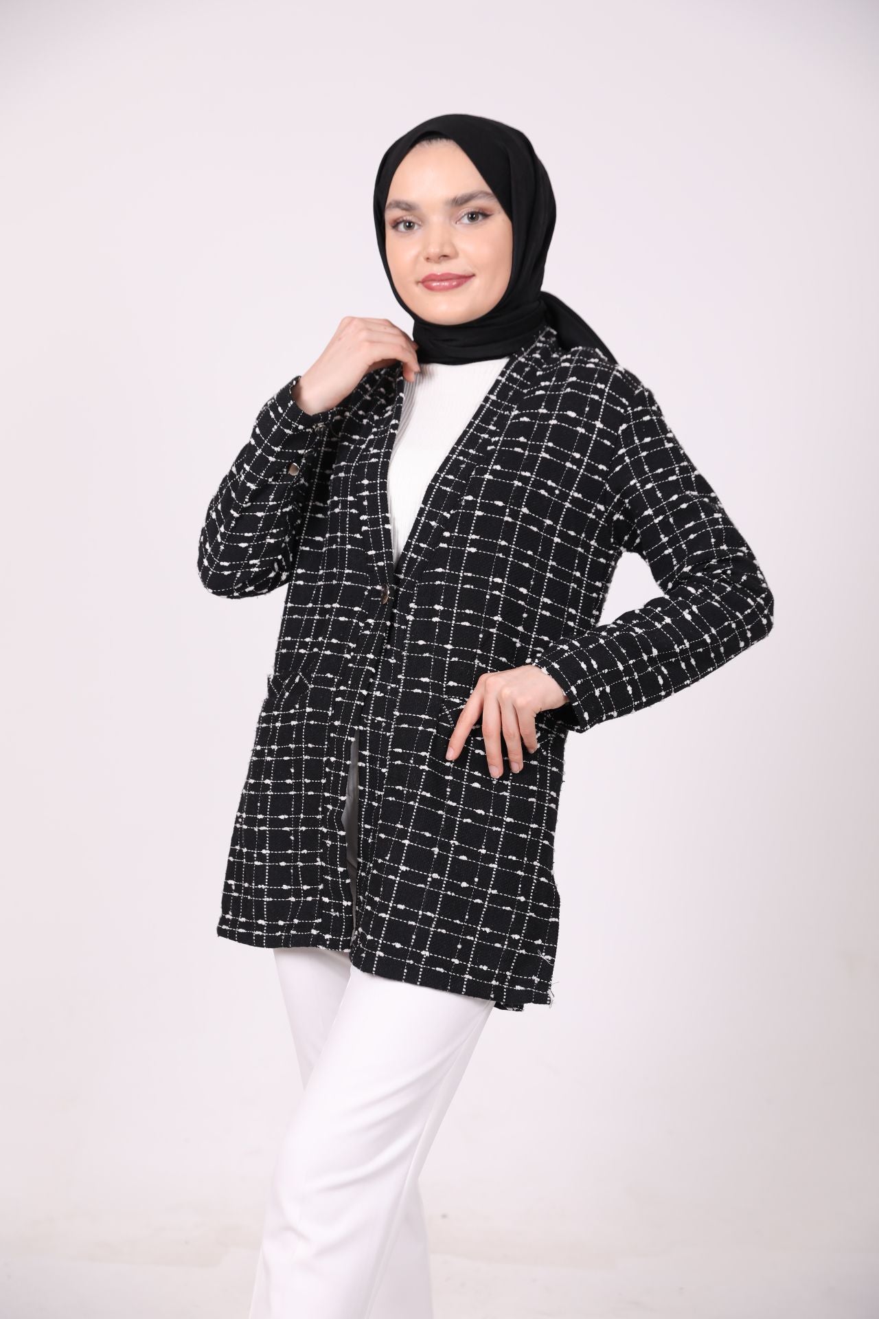 Single Button Pocket Chanel Jacket Black
