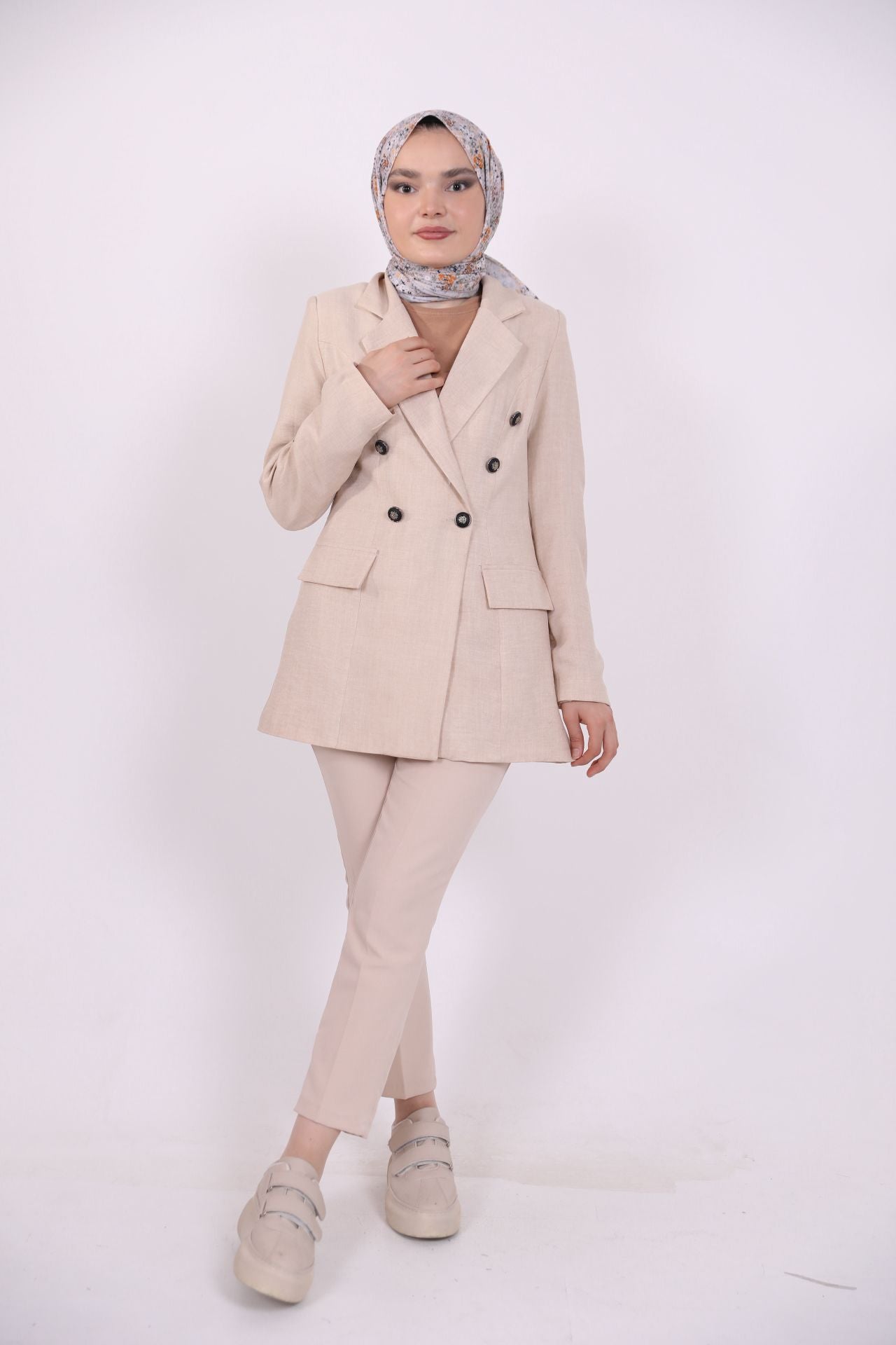 Buttoned Blazer Jacket Beige
