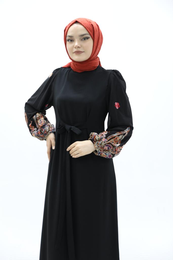 Kolu Nakışlı Belden Bağlamalı Krep Elbise