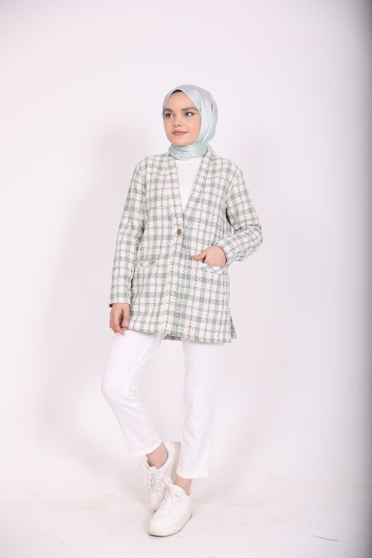 Single Button Pocket Chanel Jacket Green