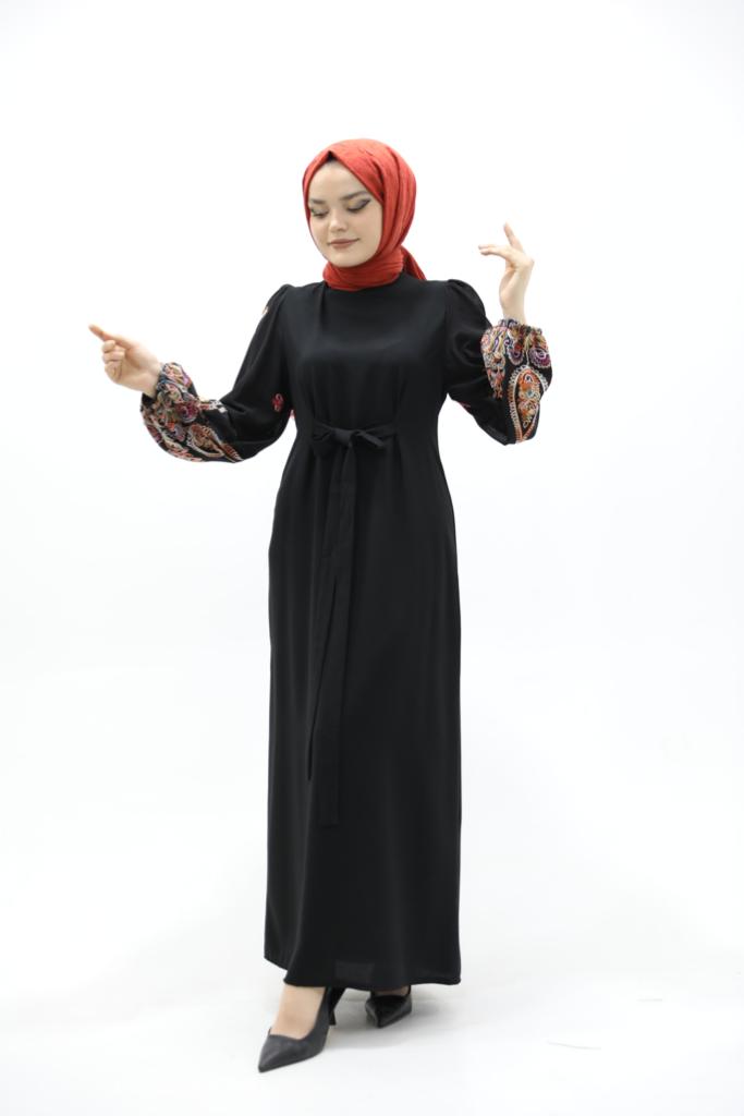 Kolu Nakışlı Belden Bağlamalı Krep Elbise