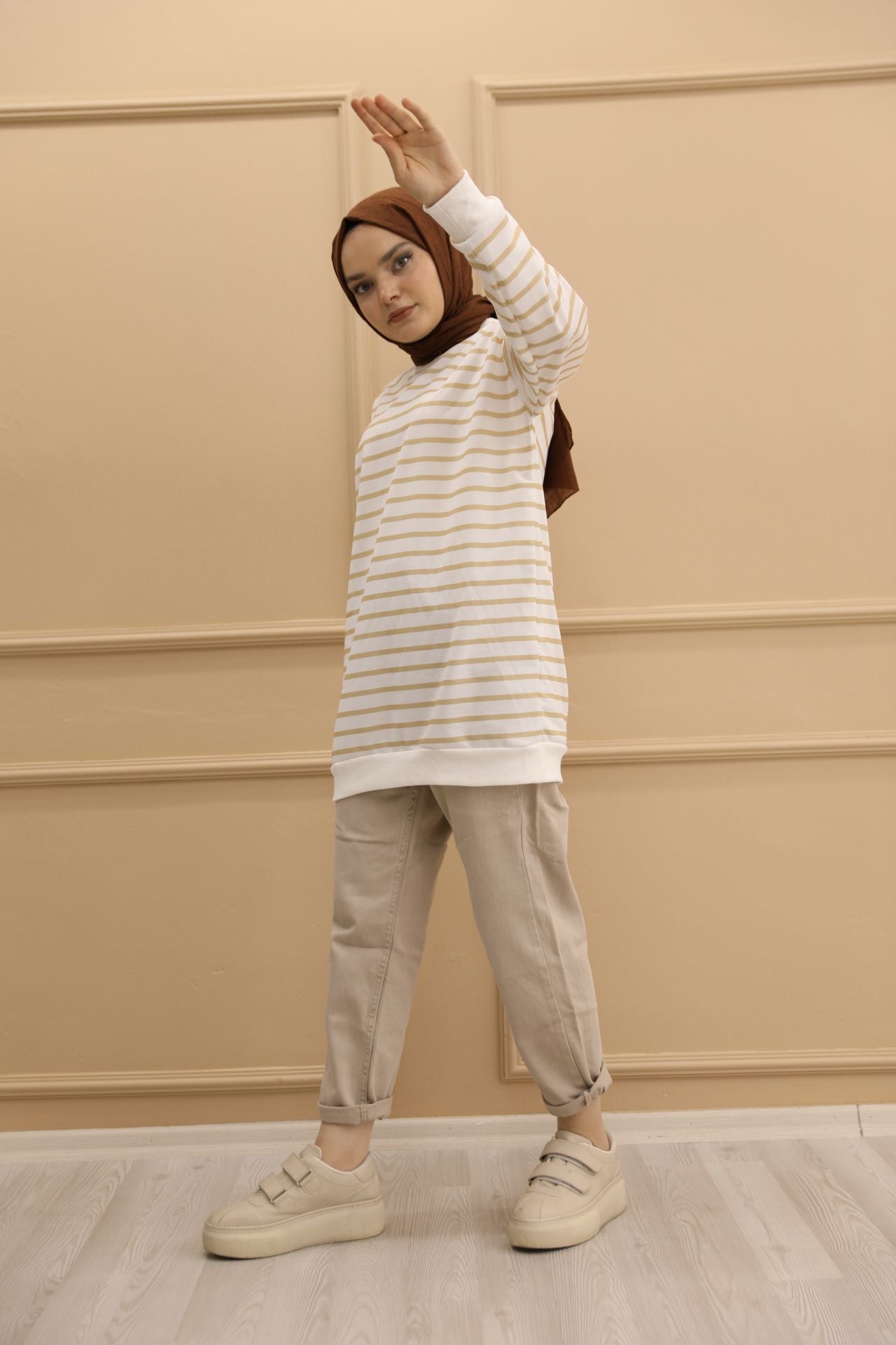 Ribbed Striped Sweat Beige