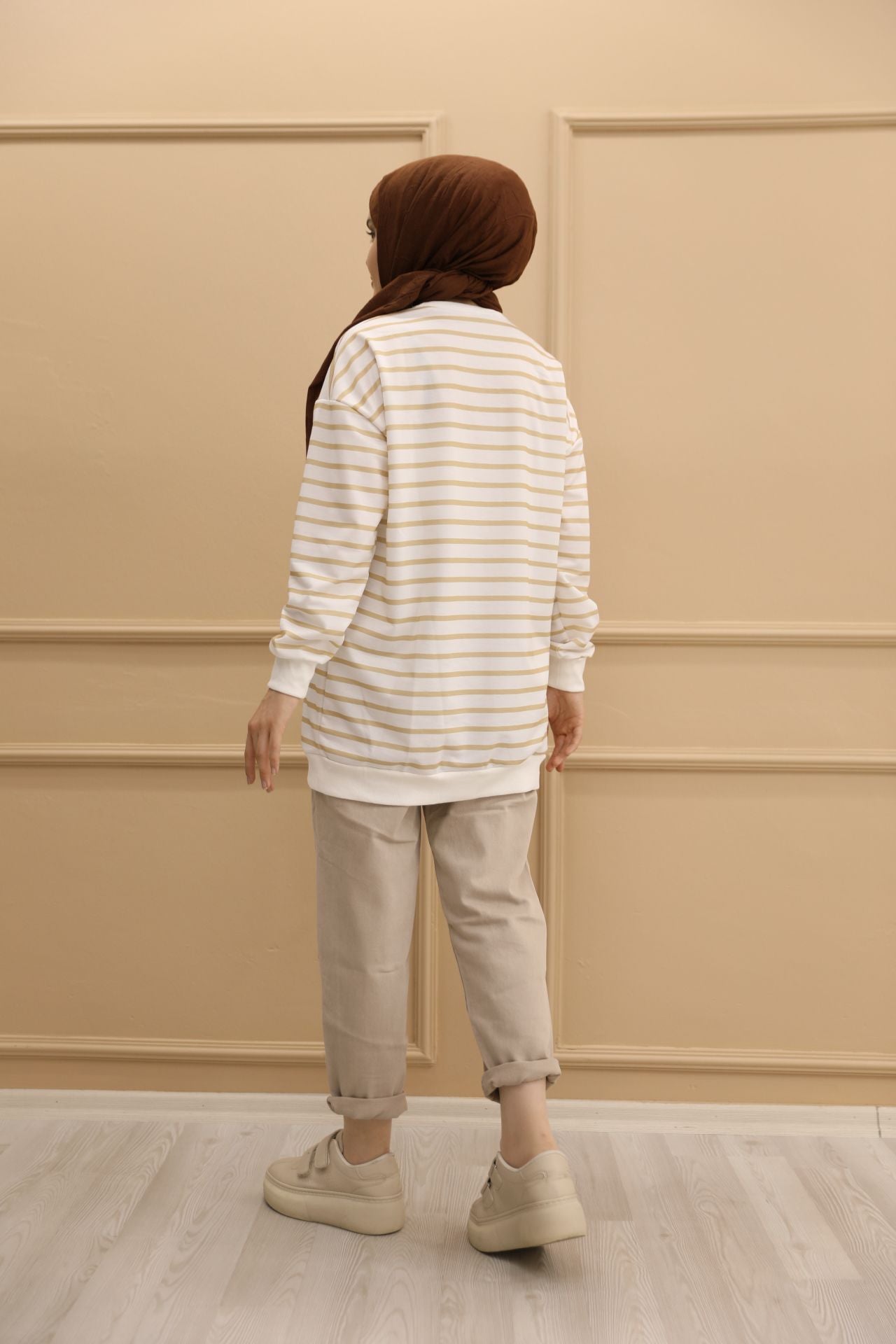 Ribbed Striped Sweat Beige
