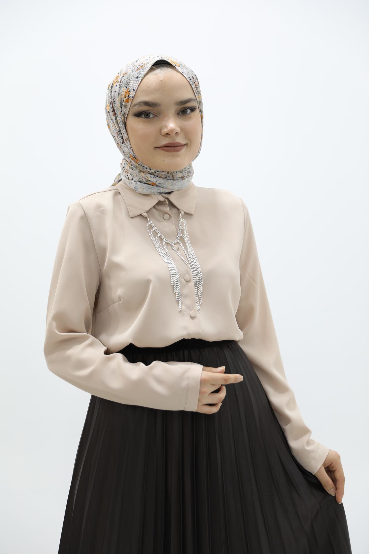 Chain Blouse Beige