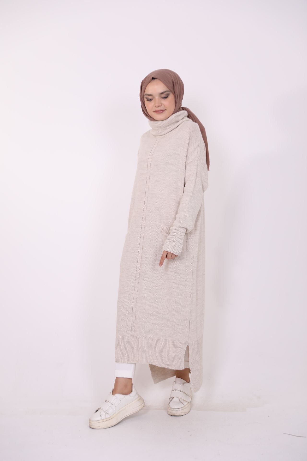 Long Knitwear Tunic with Pockets Beige