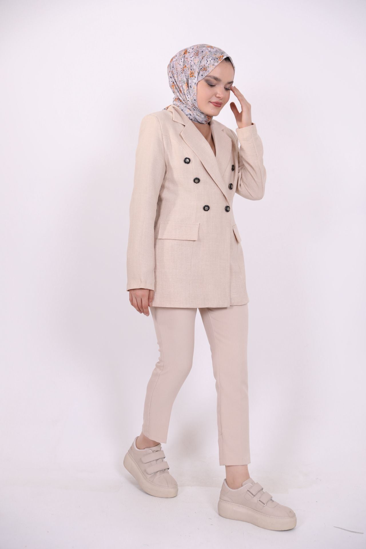 Buttoned Blazer Jacket Beige