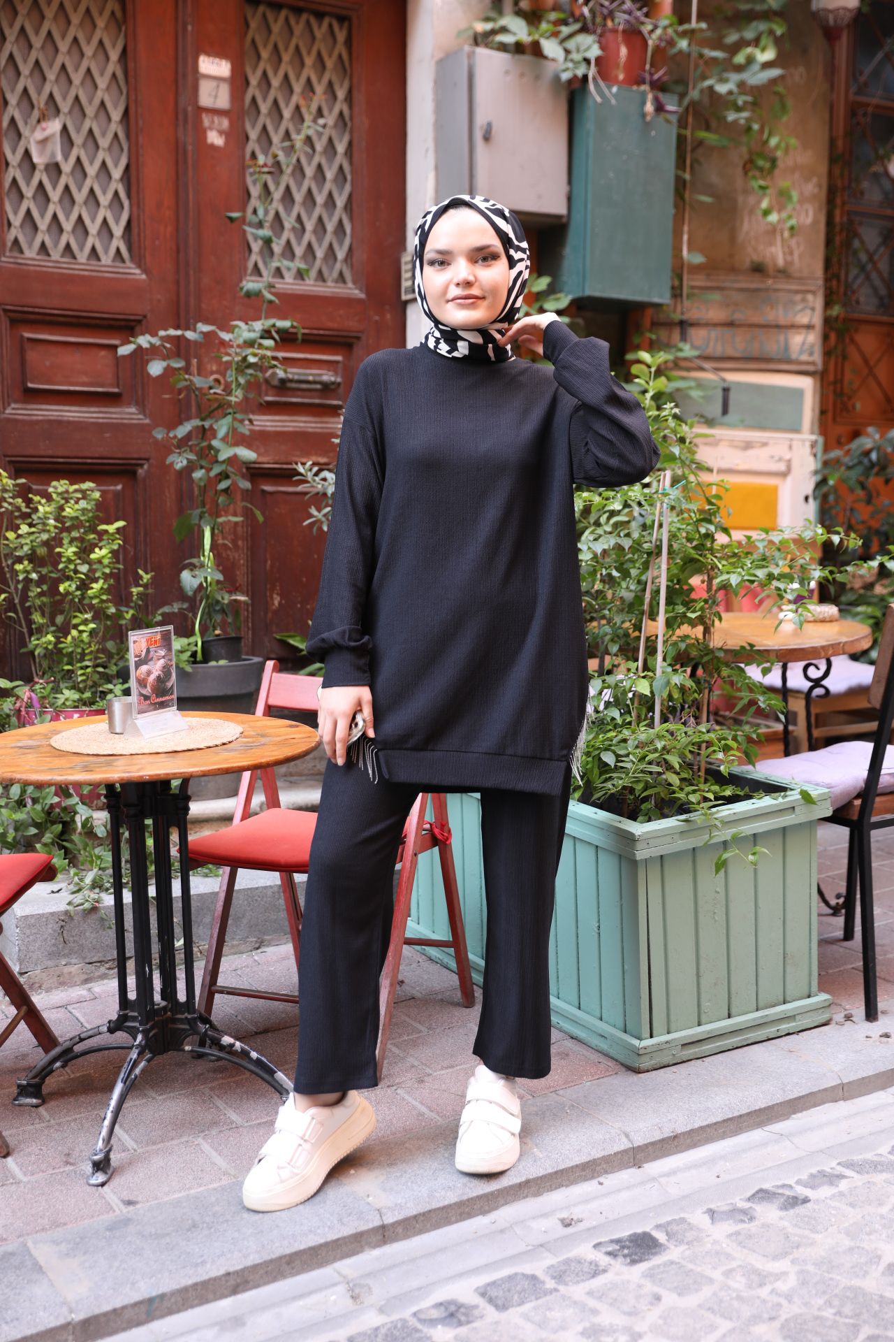 Skirt Chain Detailed Suit Black