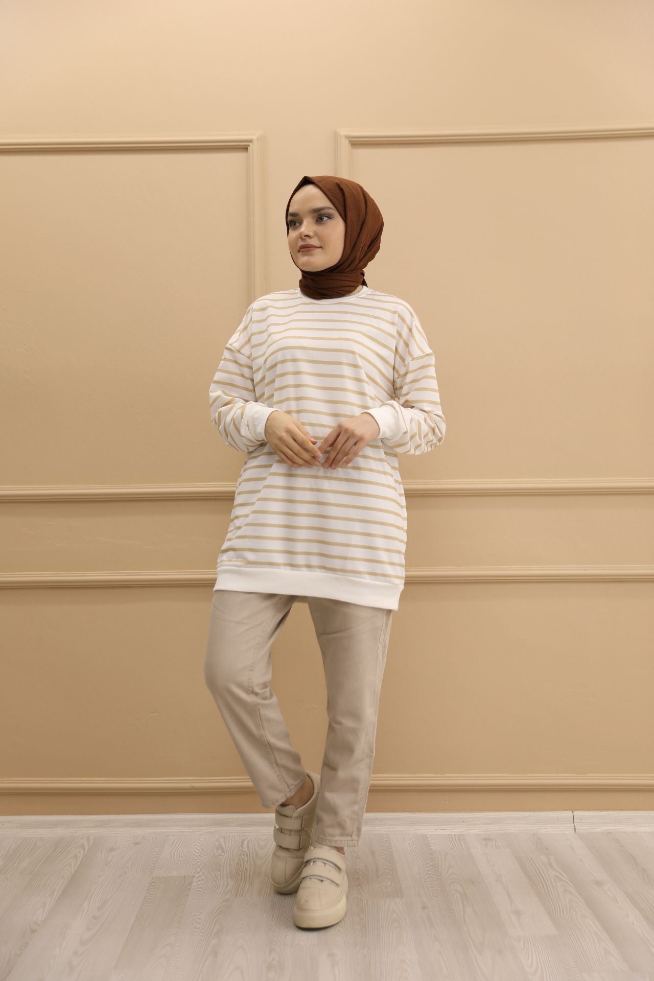 Ribbed Striped Sweat Beige