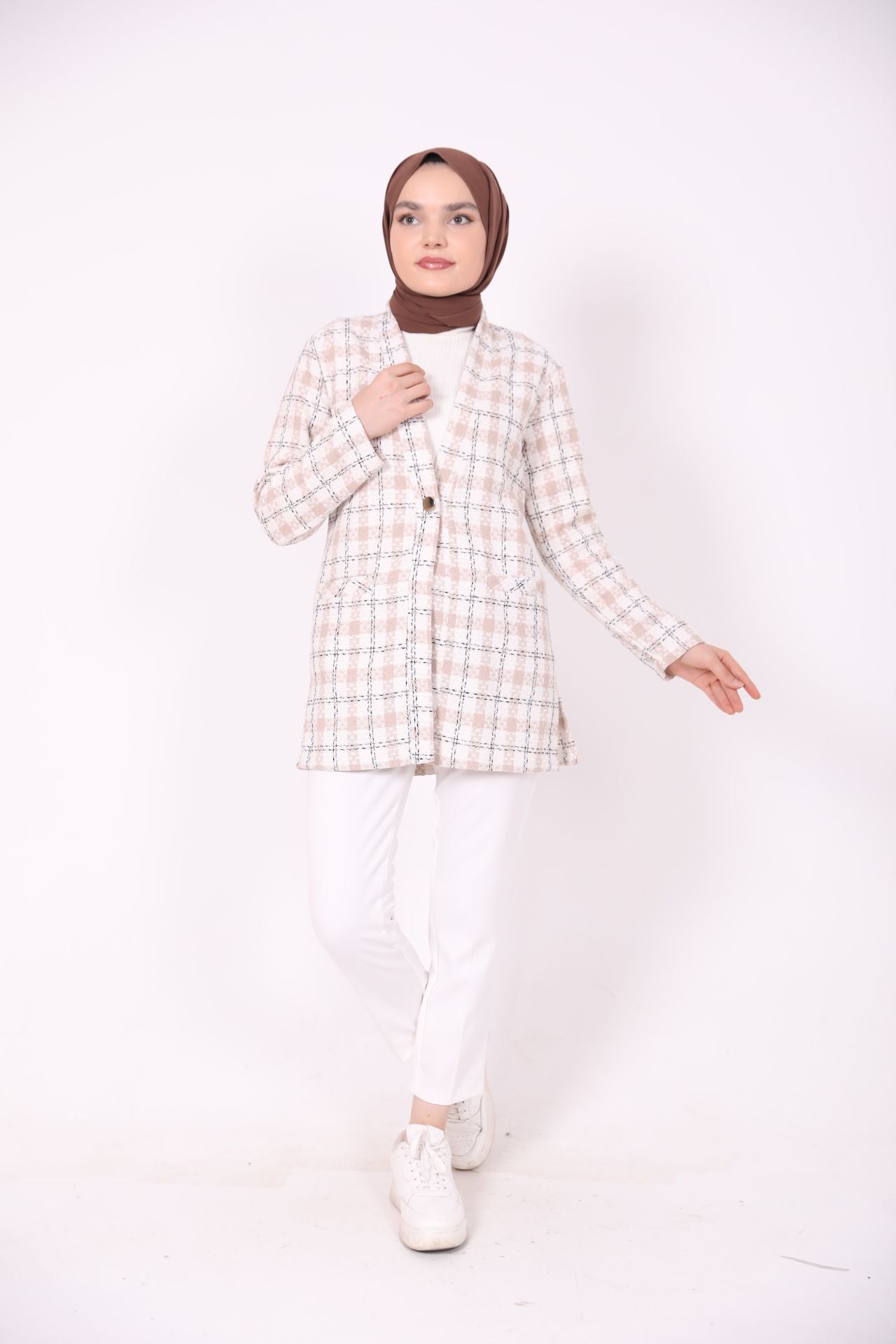 Single Button Pocket Chanel Jacket Beige
