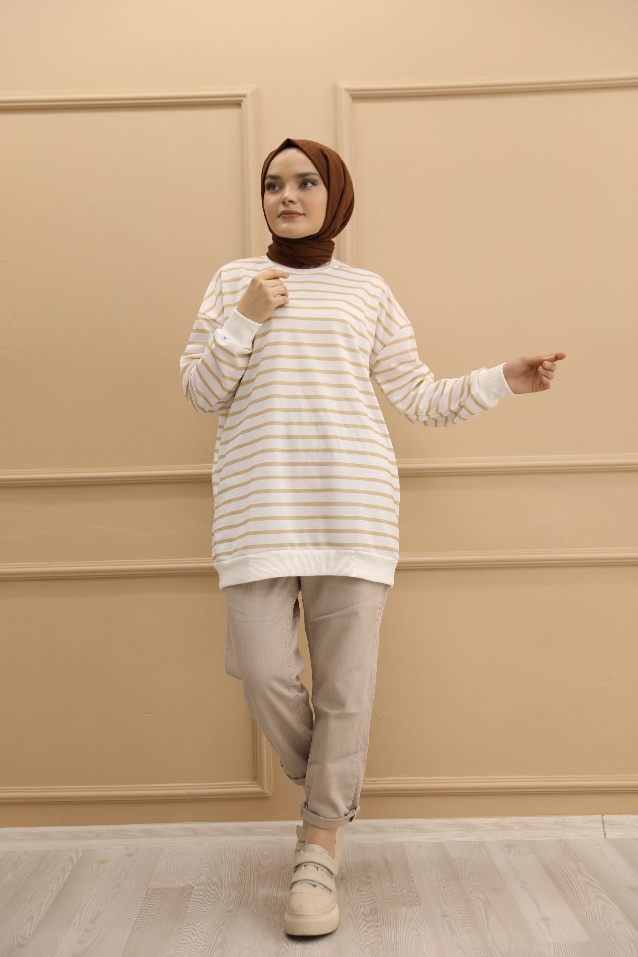 Ribbed Striped Sweat Beige