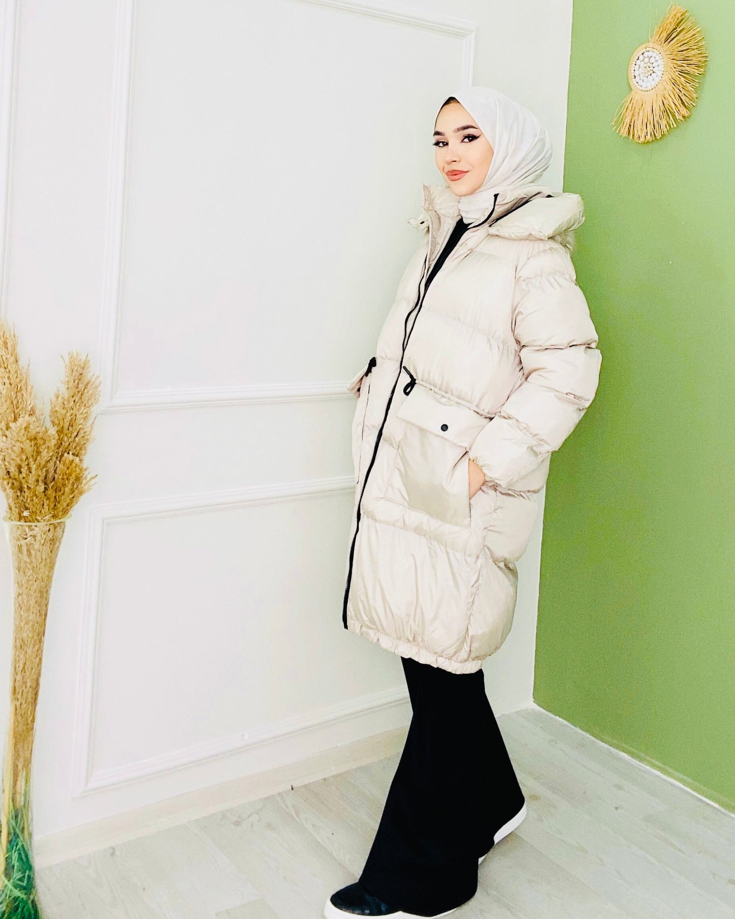 Eteği Lastikli Şişme Mont Bej