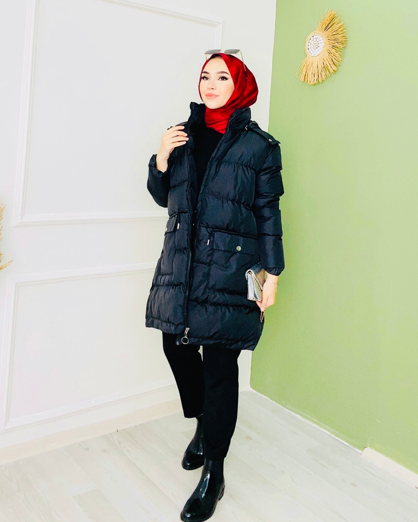 Geniş Cepli Kapşonlu Araboy Şişme Mont Siyah