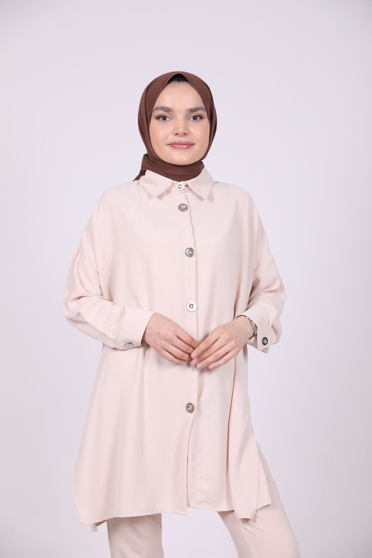 Wide Buttoned Ayrobin Shirt Beige