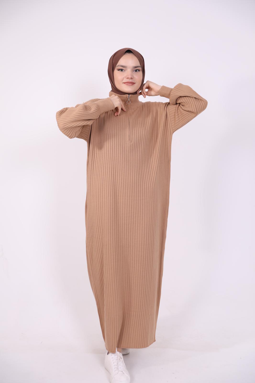 Yakası Fermuarlı Triko Elbise Camel