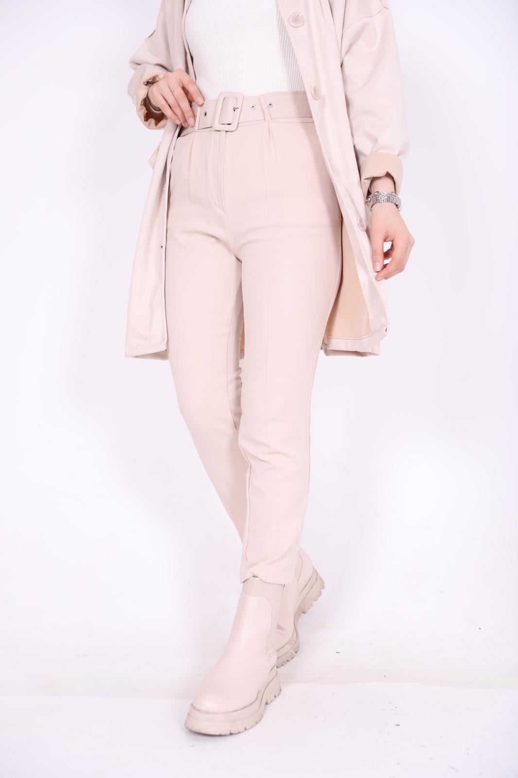 Geniş Kemerli Havuç Model Pantolon Bej