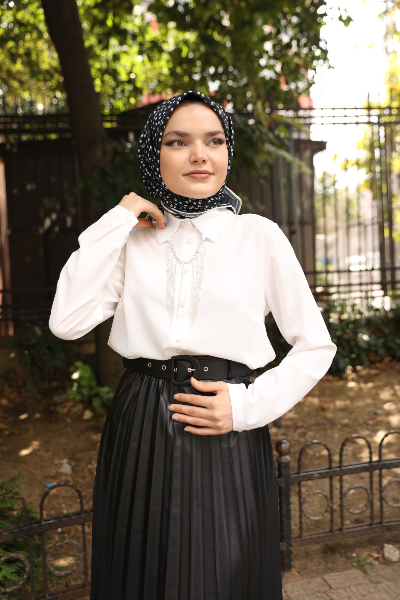 Chain Blouse White