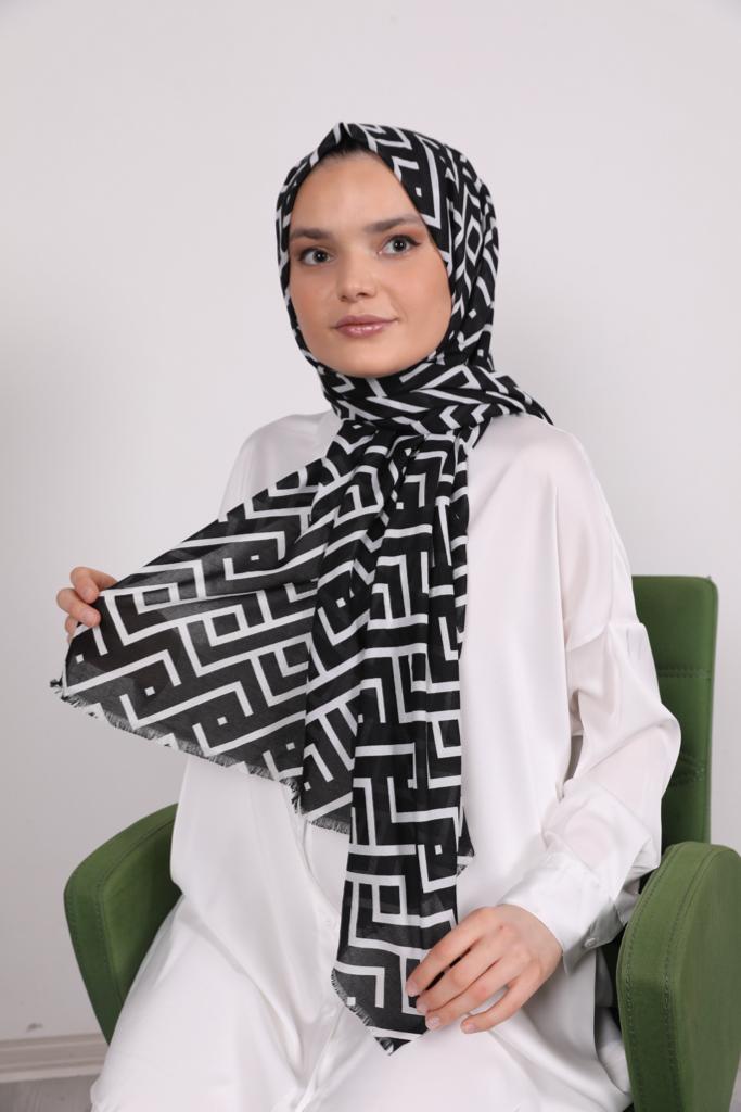 Zigzag Pattern Shawl Black