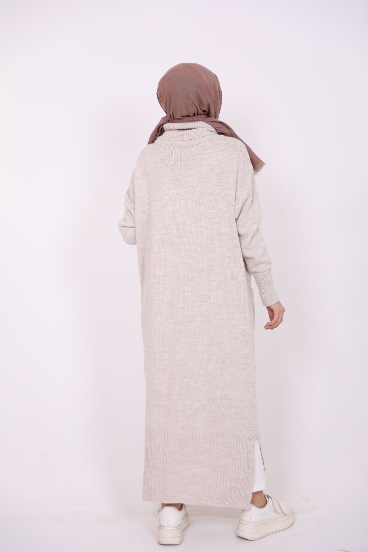 Long Knitwear Tunic with Pockets Beige