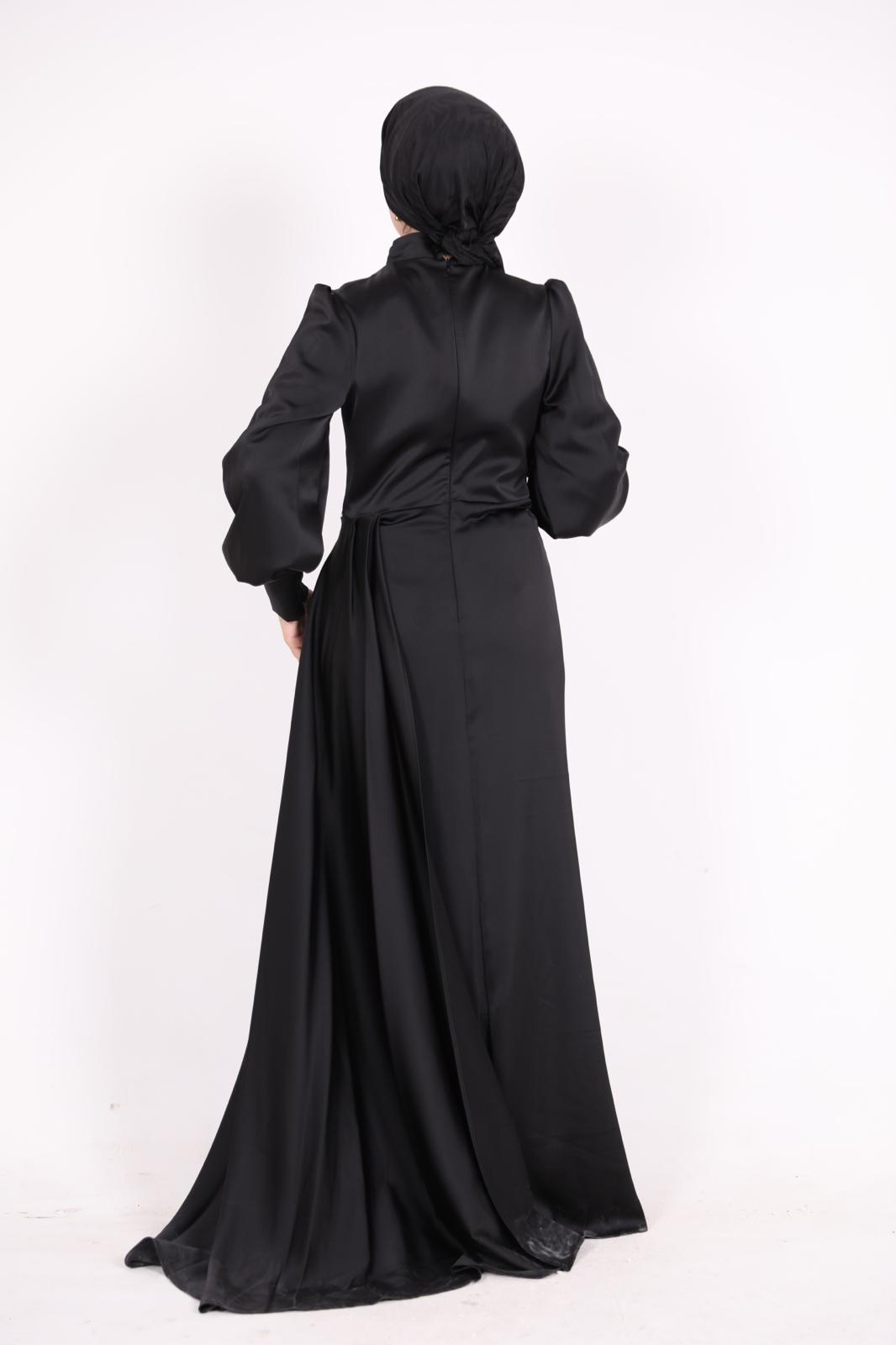 Yaprak Desenli Asimetrik Model Saten Elbise Siyah