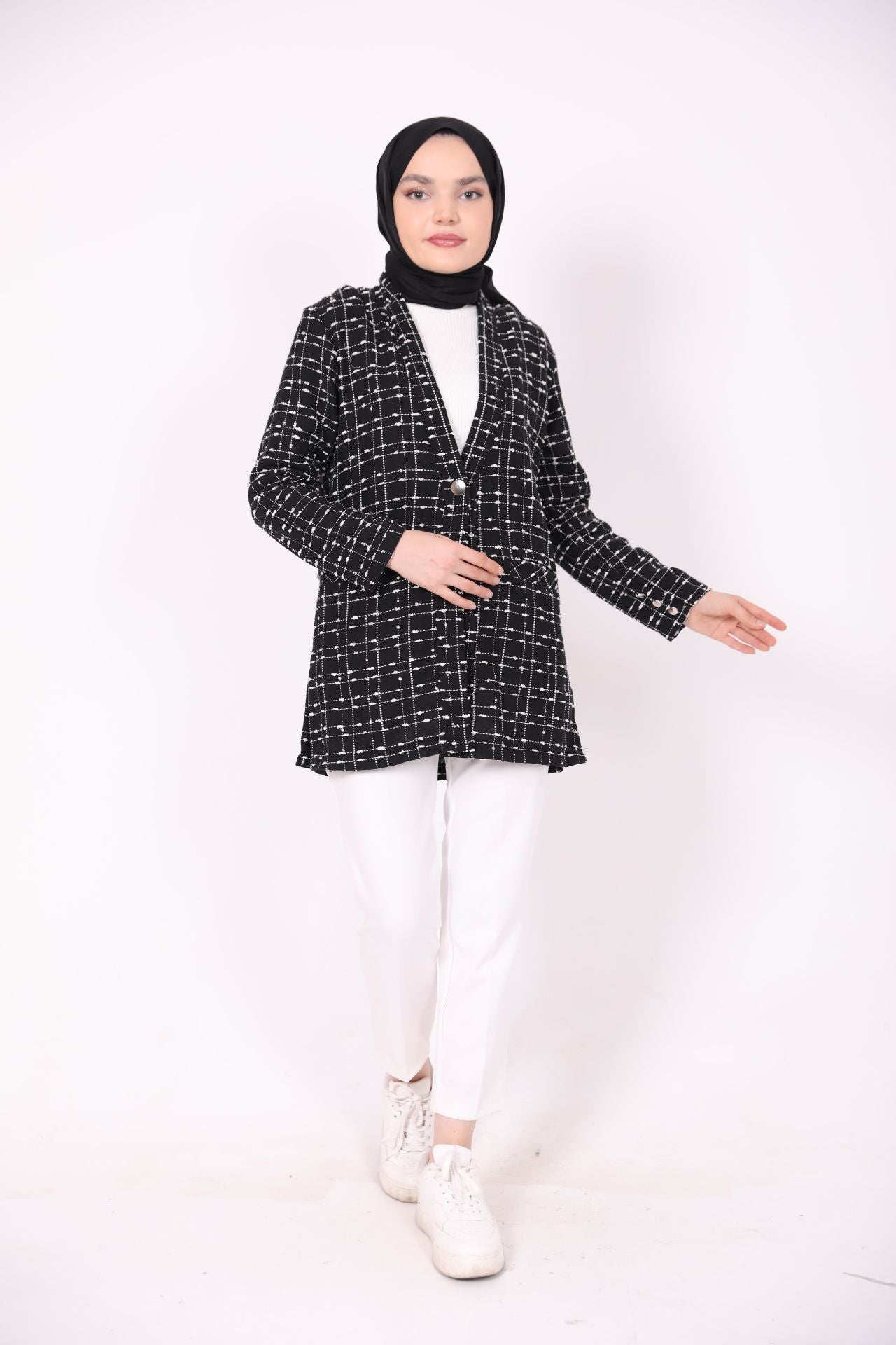 Single Button Pocket Chanel Jacket Black