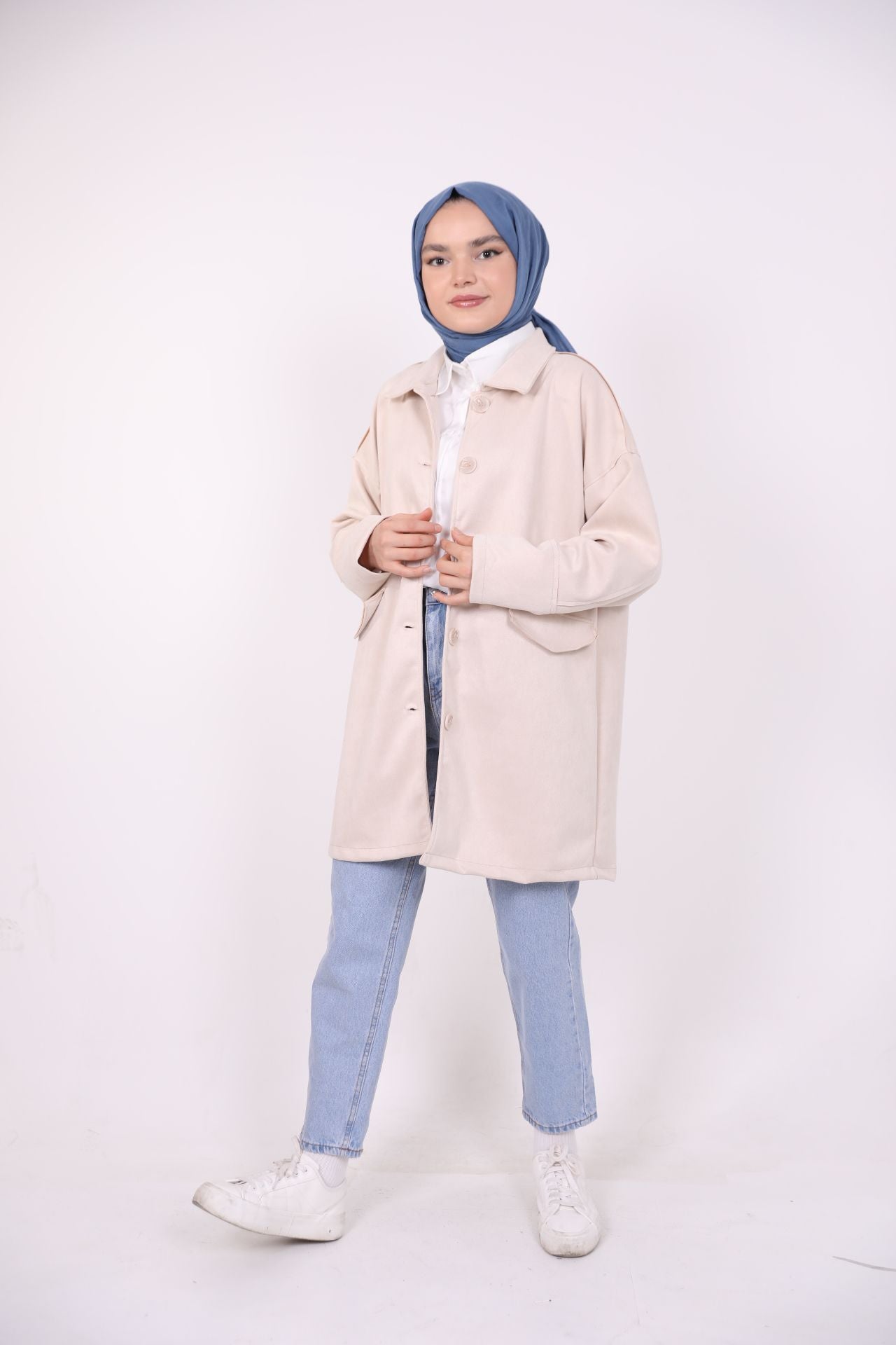 Buttoned Suede Cap Beige