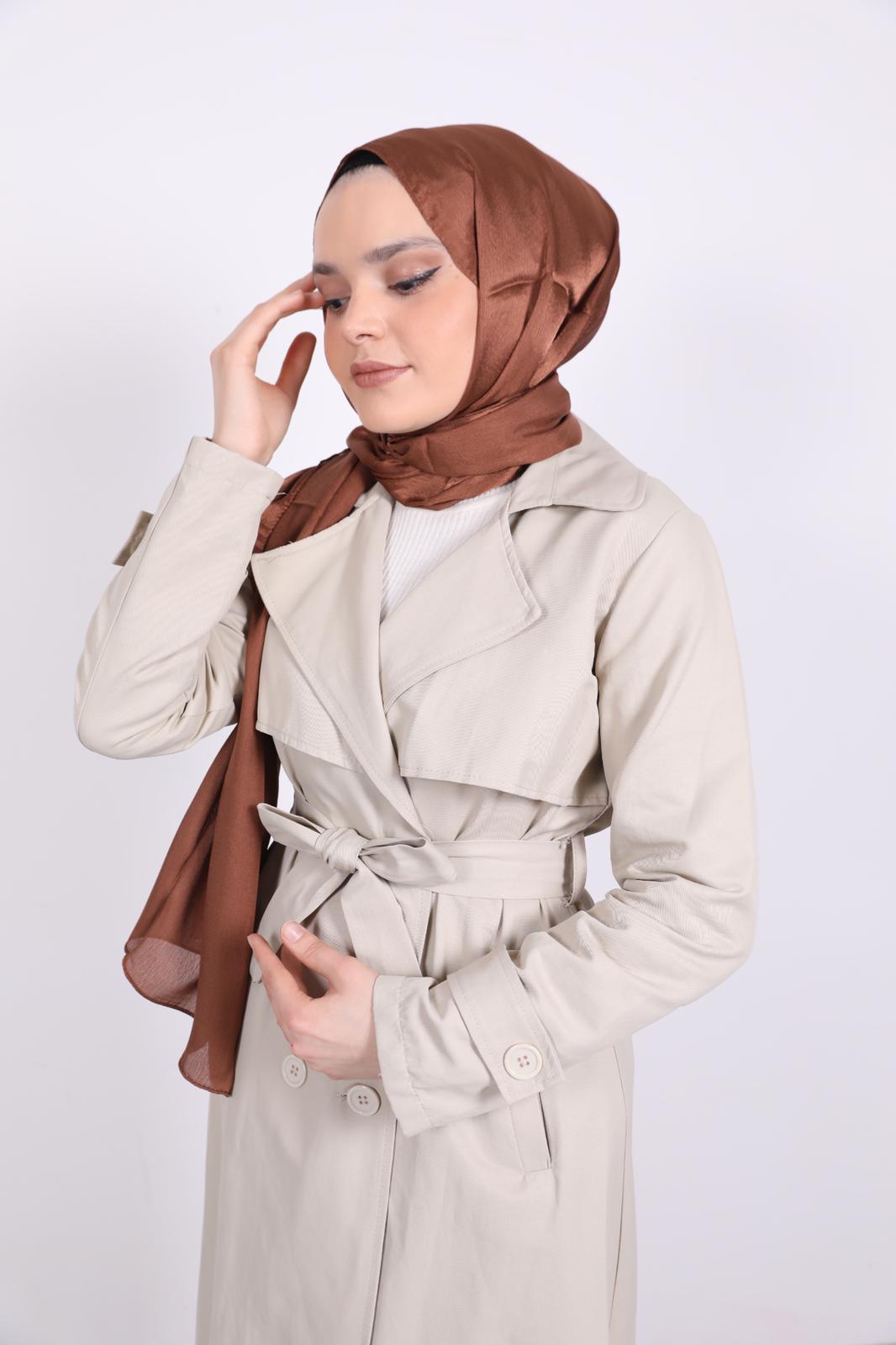 Button and Waist Lace Trench Beige