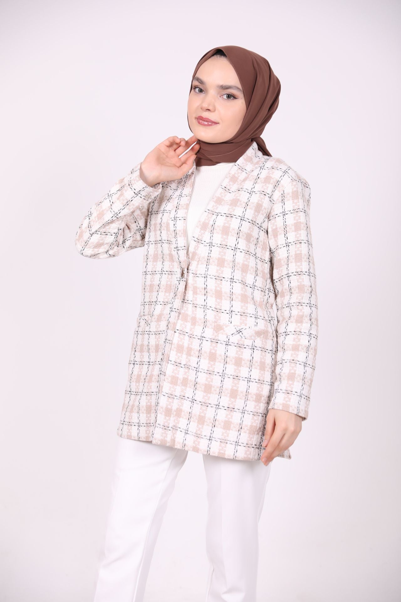 Single Button Pocket Chanel Jacket Beige