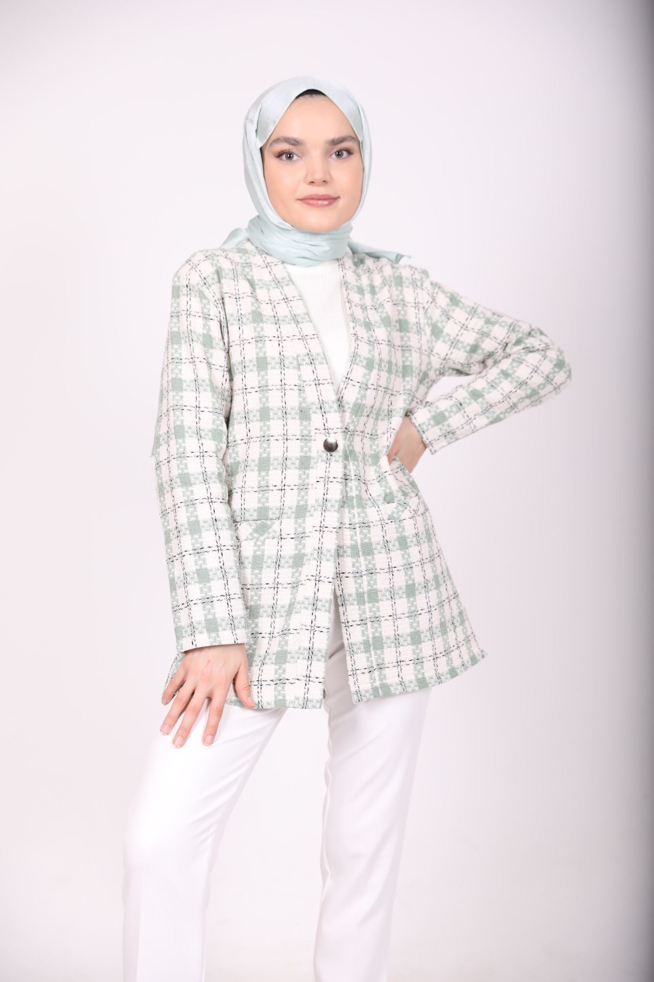 Single Button Pocket Chanel Jacket Green