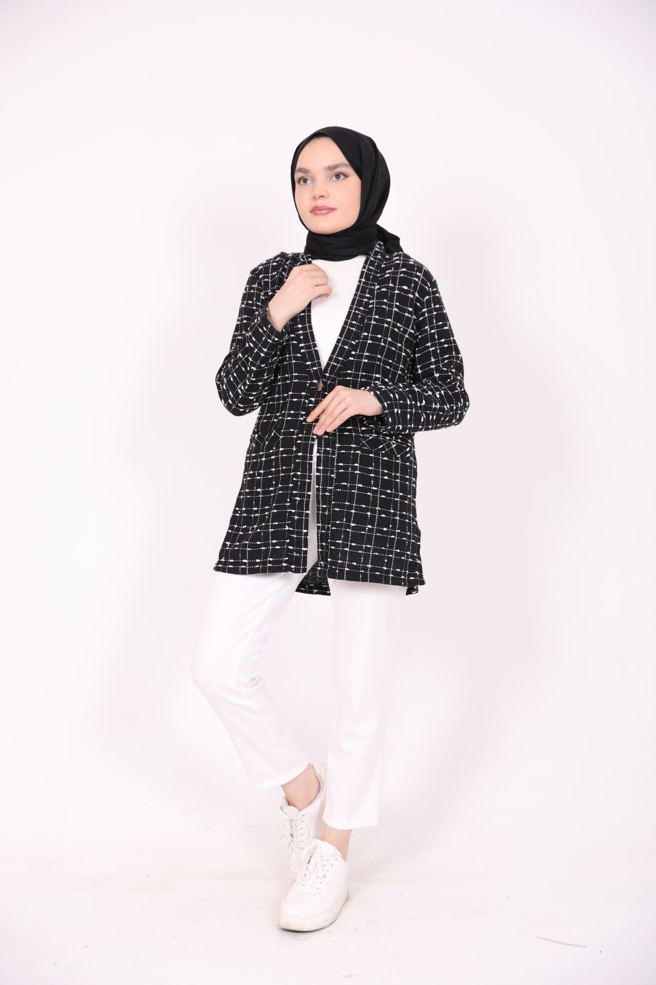 Single Button Pocket Chanel Jacket Black