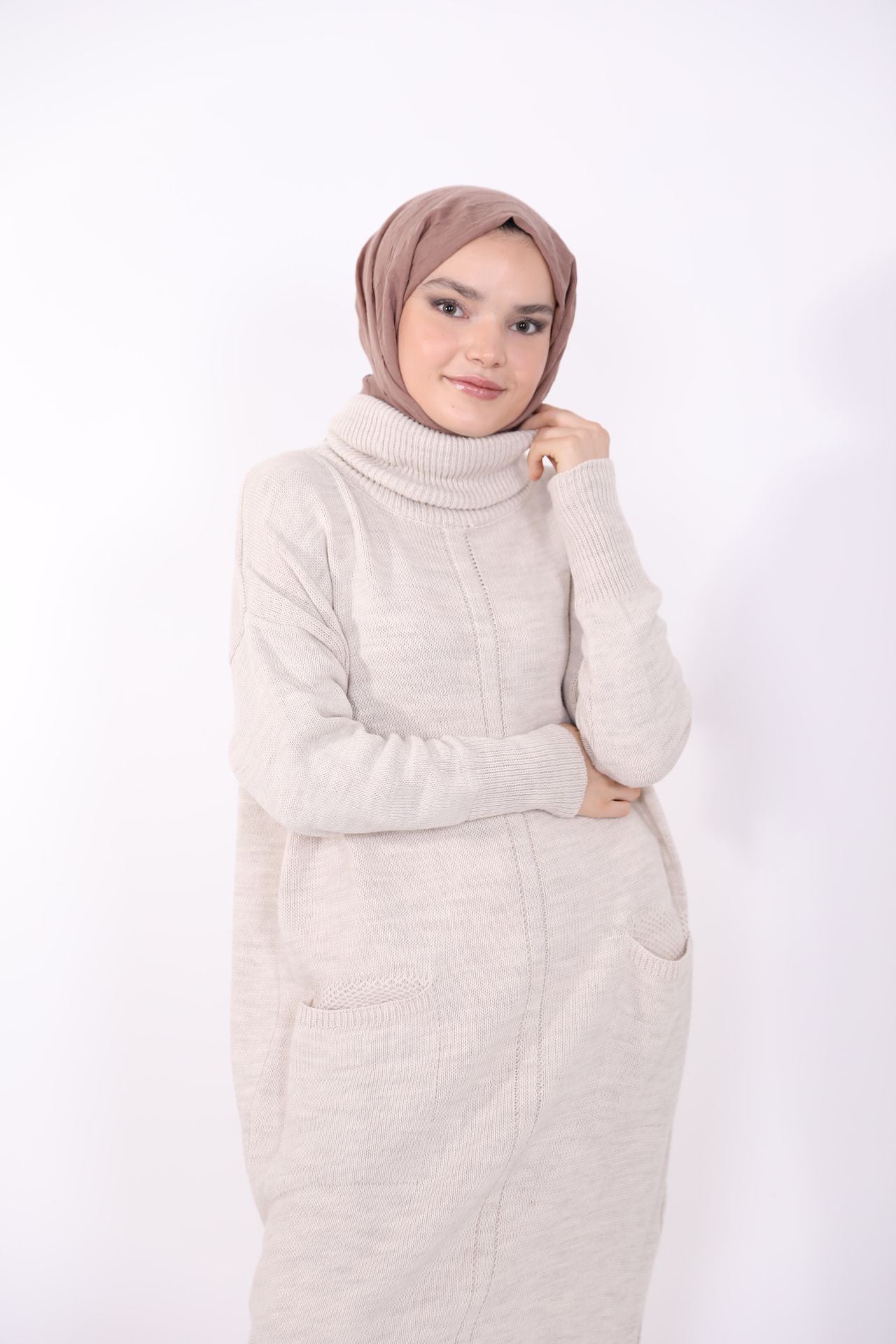 Long Knitwear Tunic with Pockets Beige