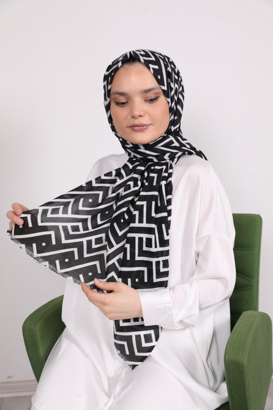 Zigzag Pattern Shawl Black