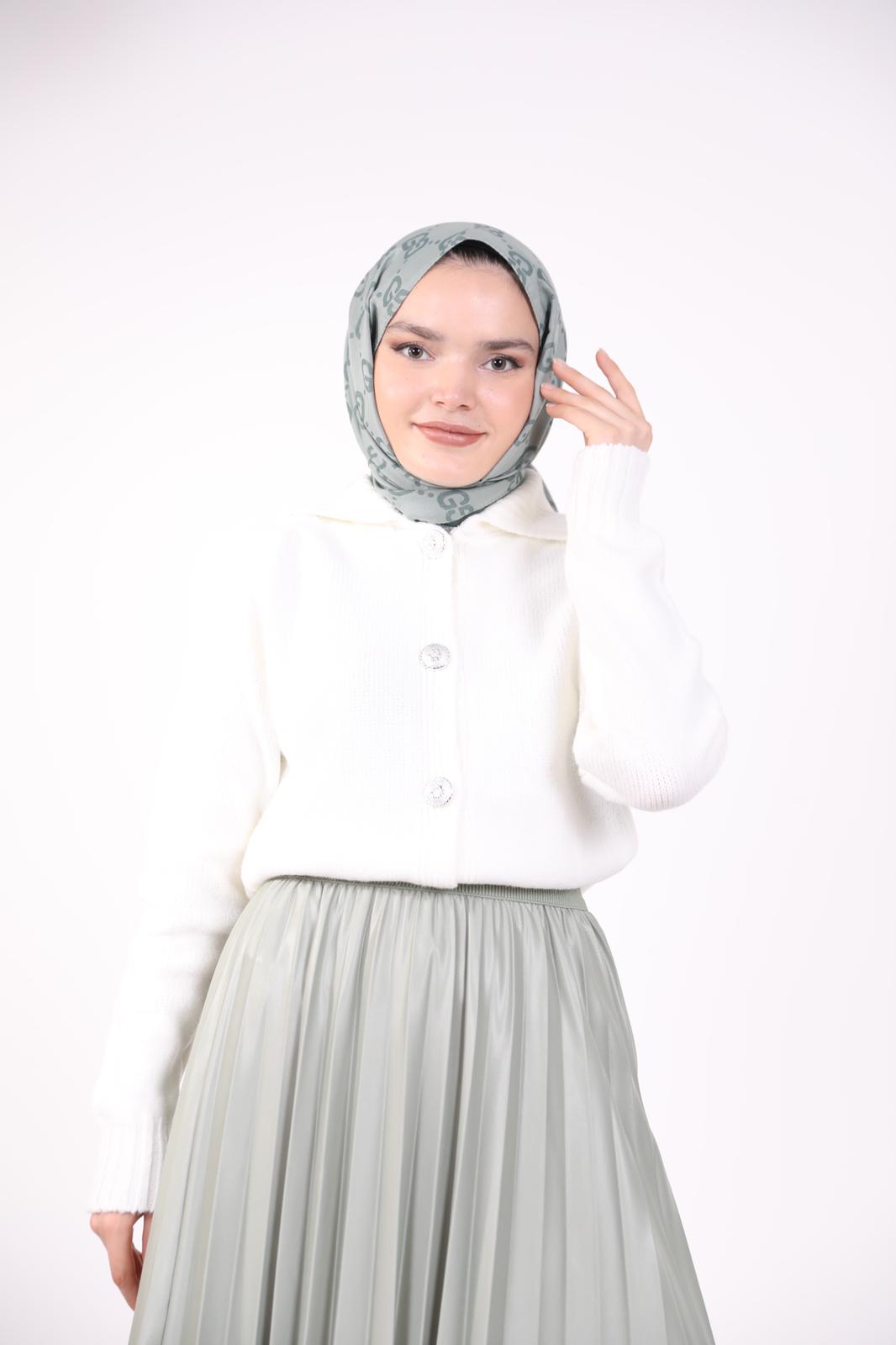 Buttoned Short Cardigan White