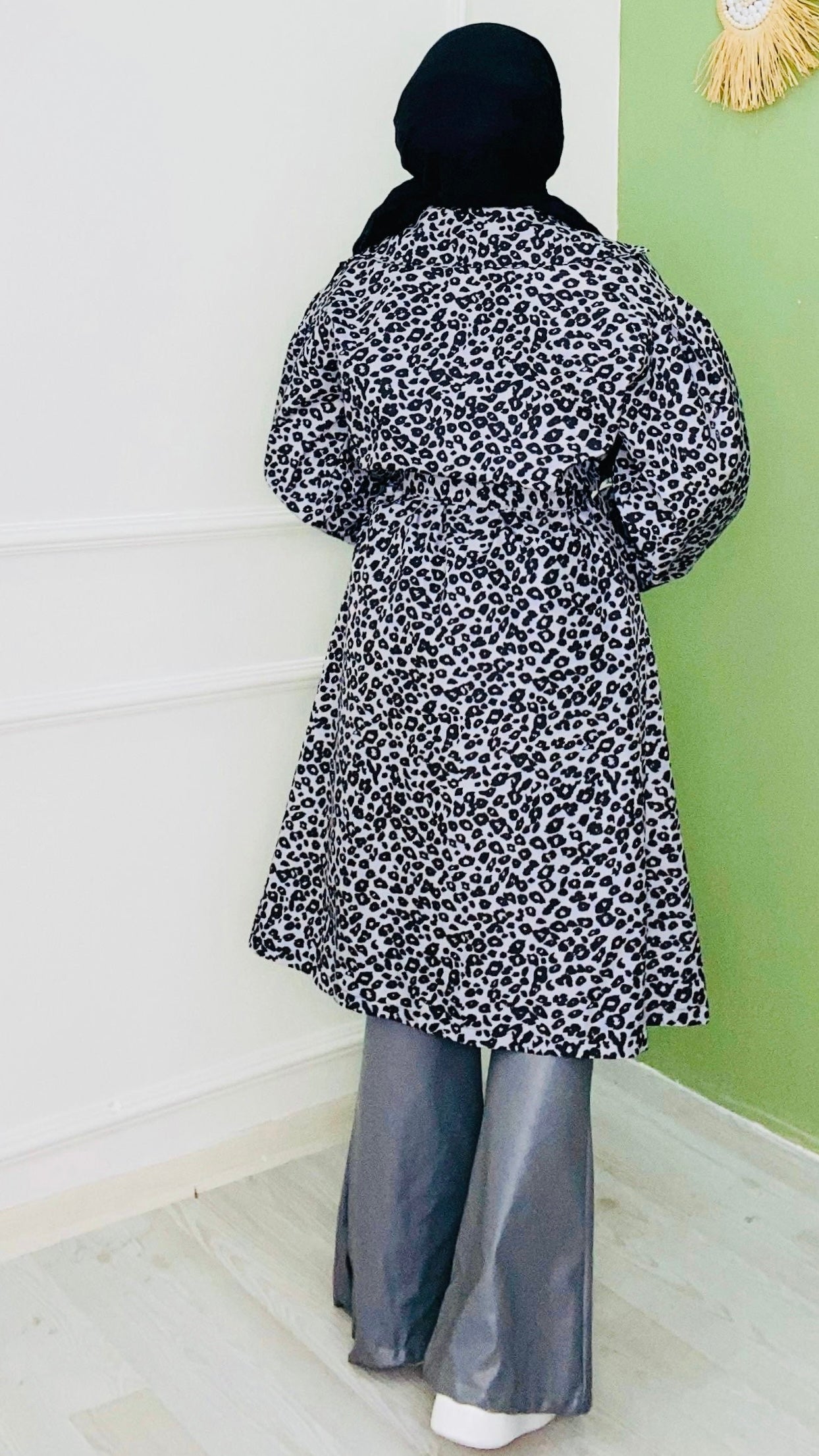 Leopar Desenli Kuşaklı Trenç Gri