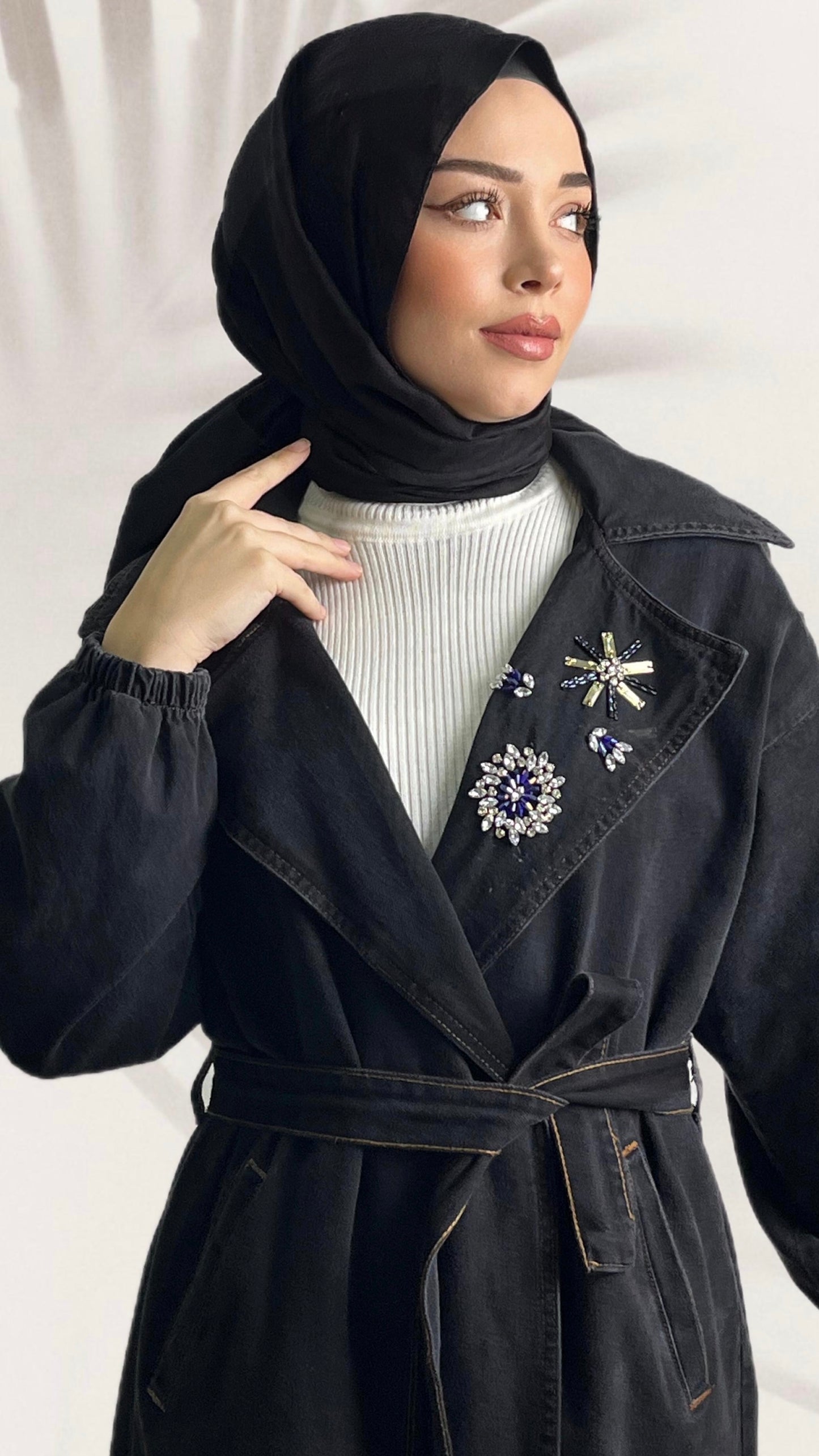 Apeletli Yaka Taşlı Kot Kap Siyah