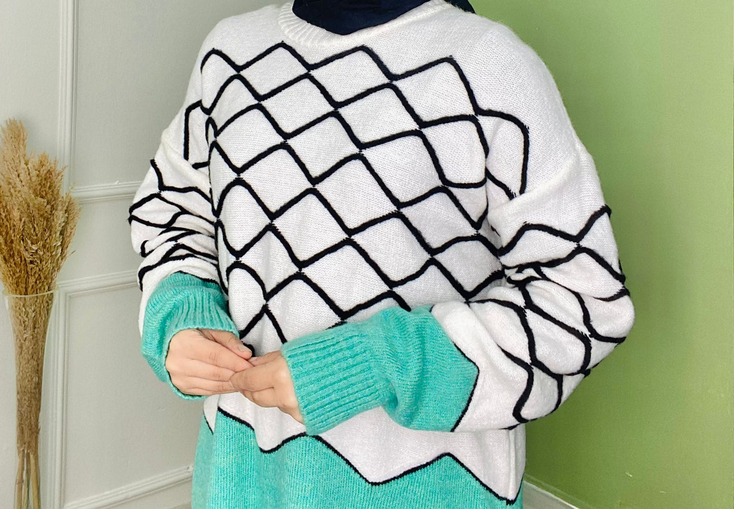 Geometric Patterned Two-Tone Sweater Green