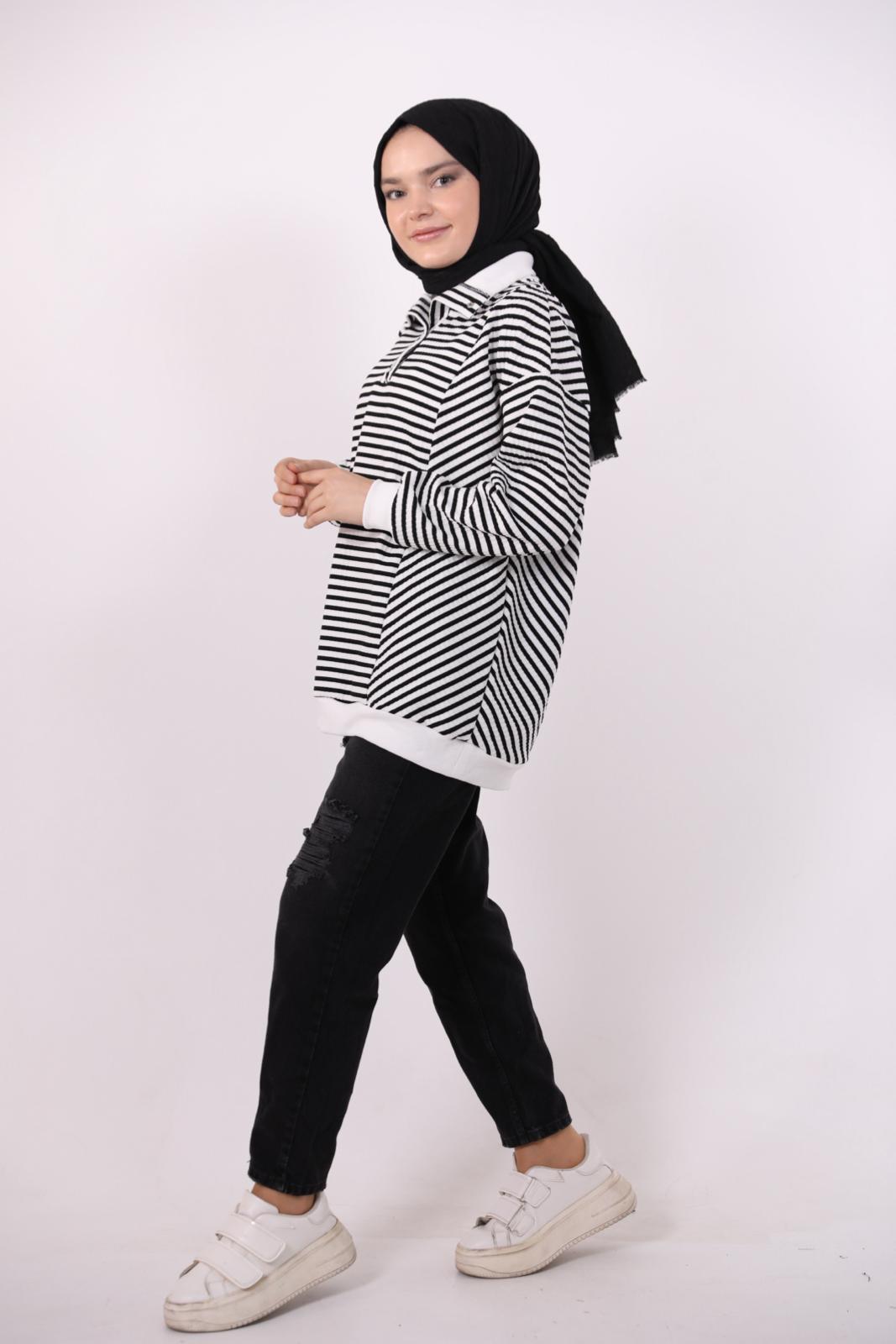 Striped Sweat with Snap on Collar Black