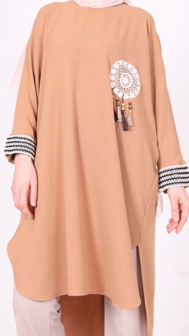 Dantel İşlemeli Püskül Detaylı Uzun Tunik Camel