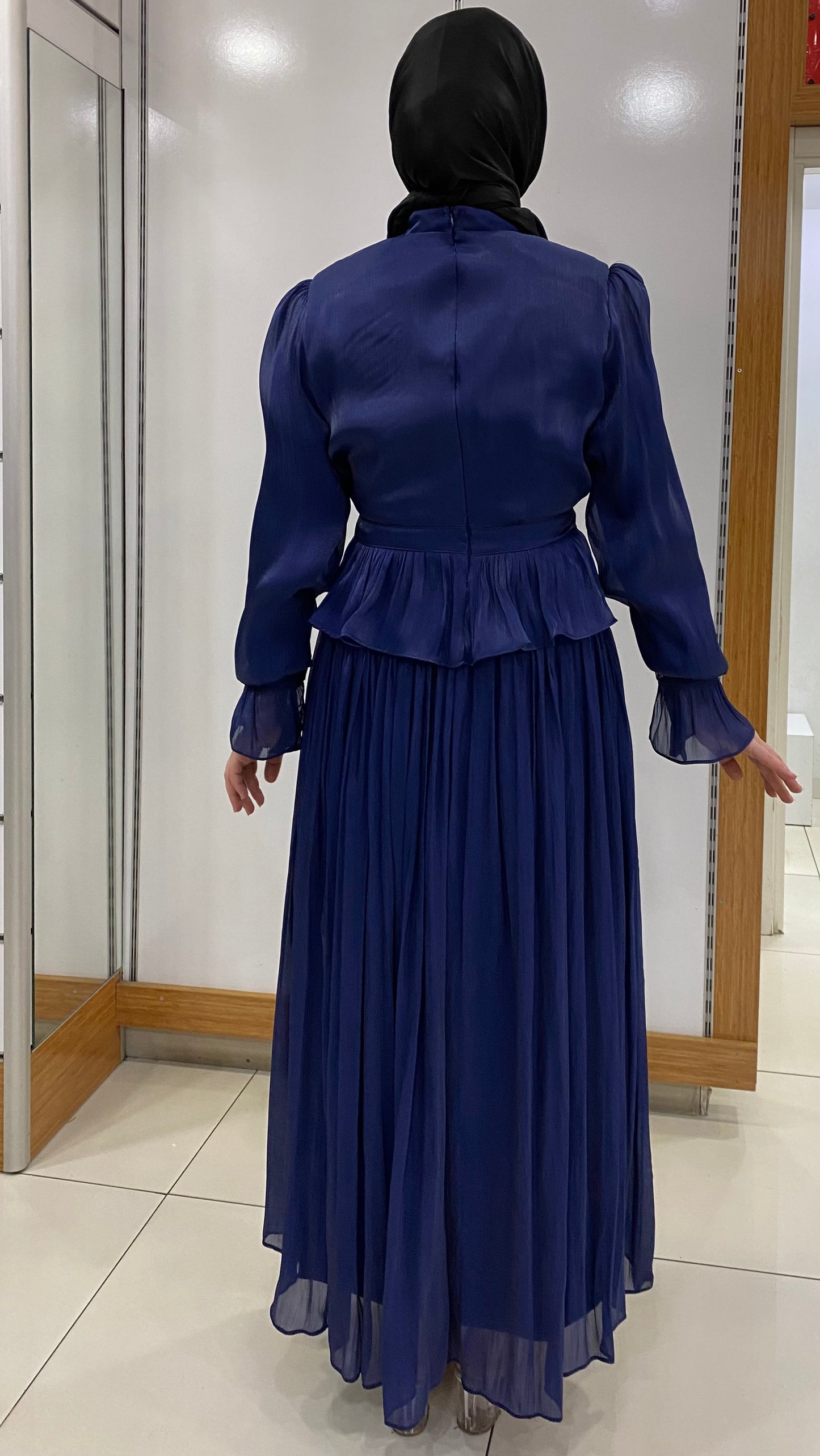 Bel ve Kol Manşetli etekli Takım lacivert