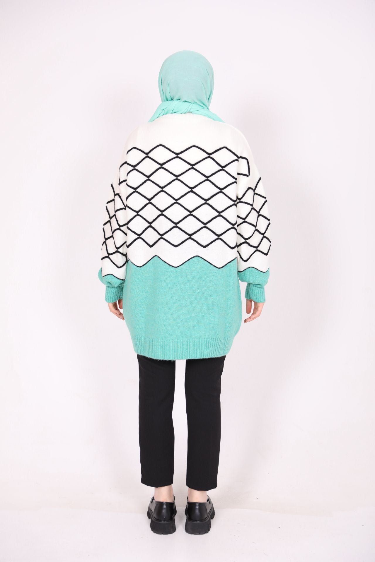 Geometric Patterned Two-Tone Sweater Green
