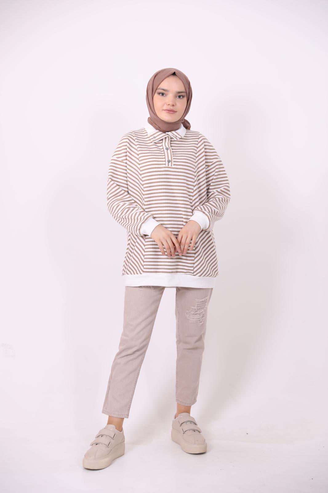 Striped Sweat Beige with Snap on Collar