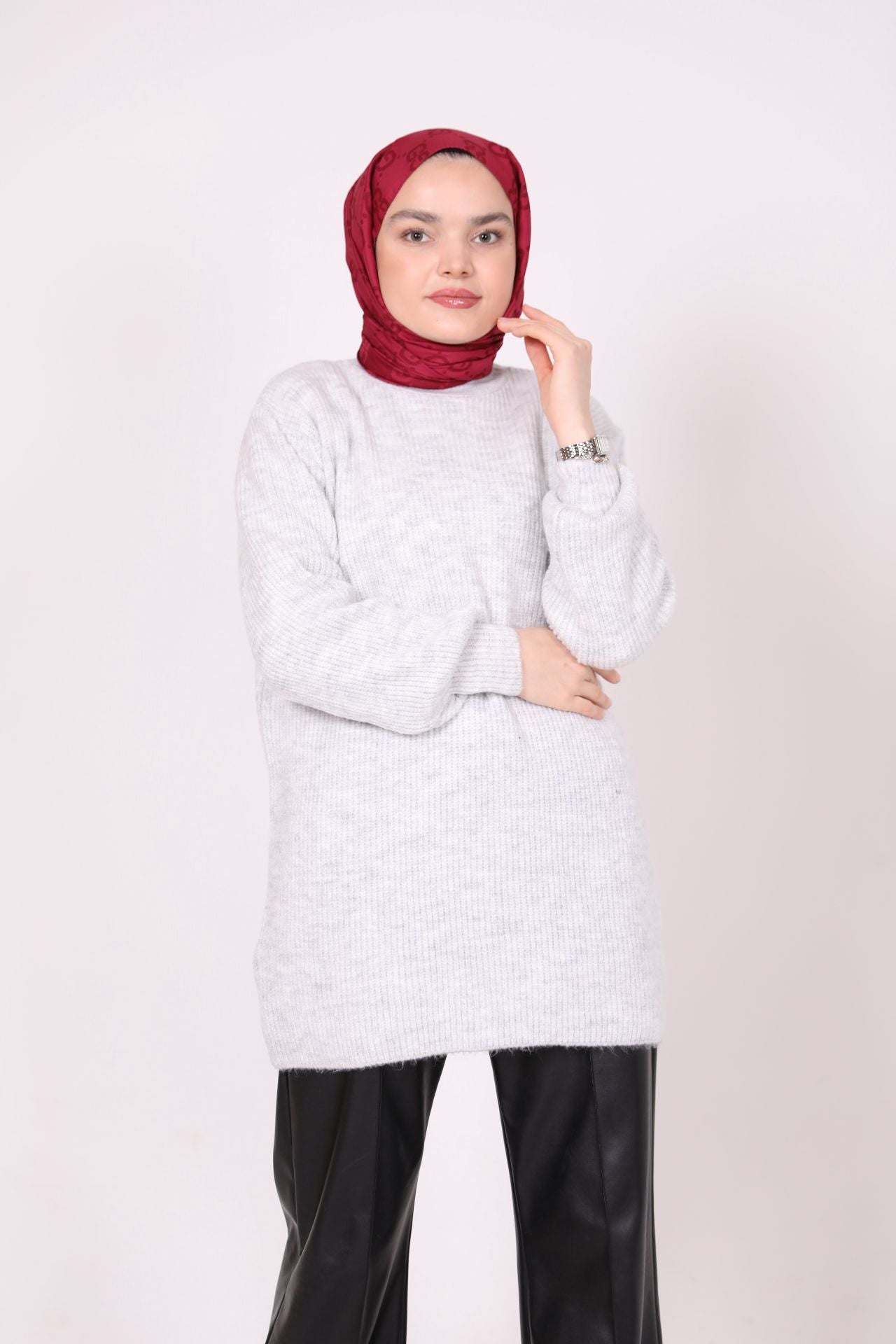 Solid Color Araboy Sweater Gray