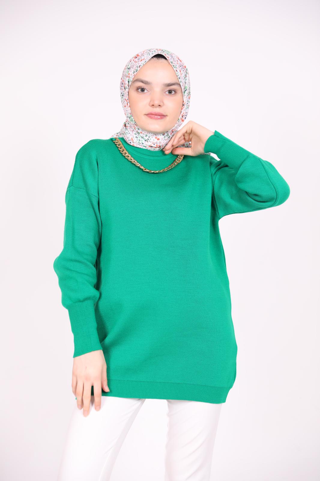 Necklace Sweater Green