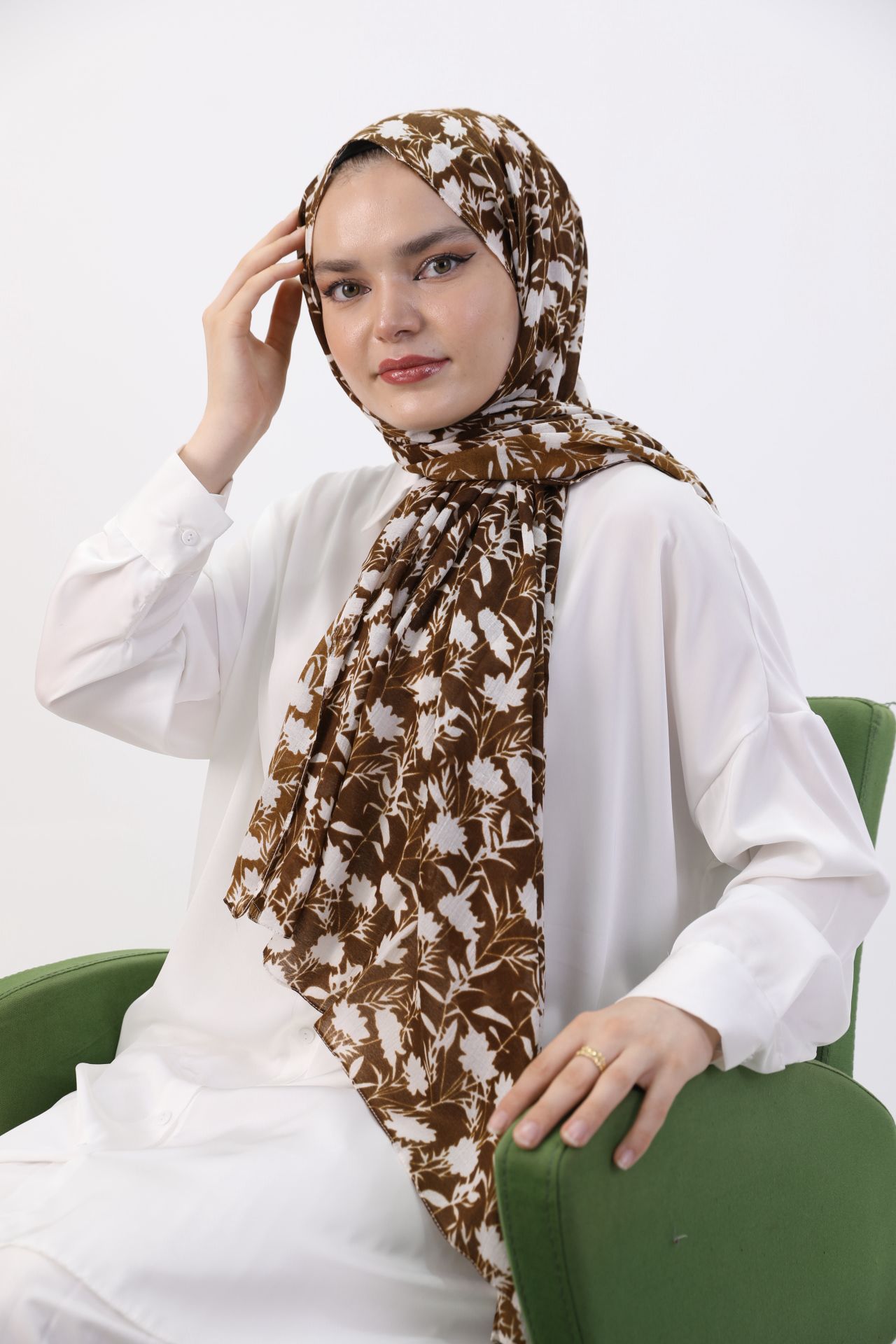 Leaf Patterned Shawl Brown