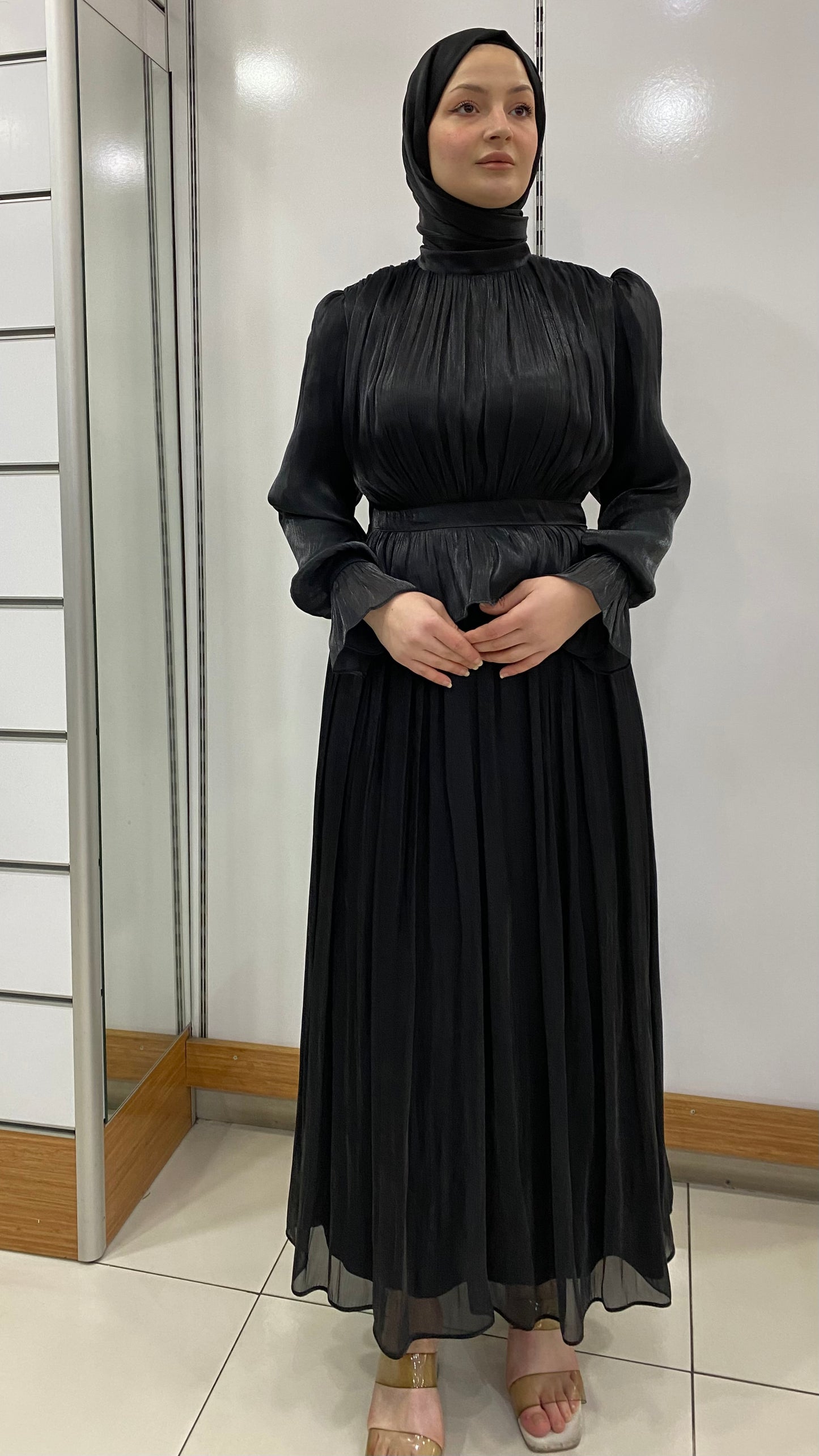 Bel ve Kol Manşetli etekli Takım Siyah