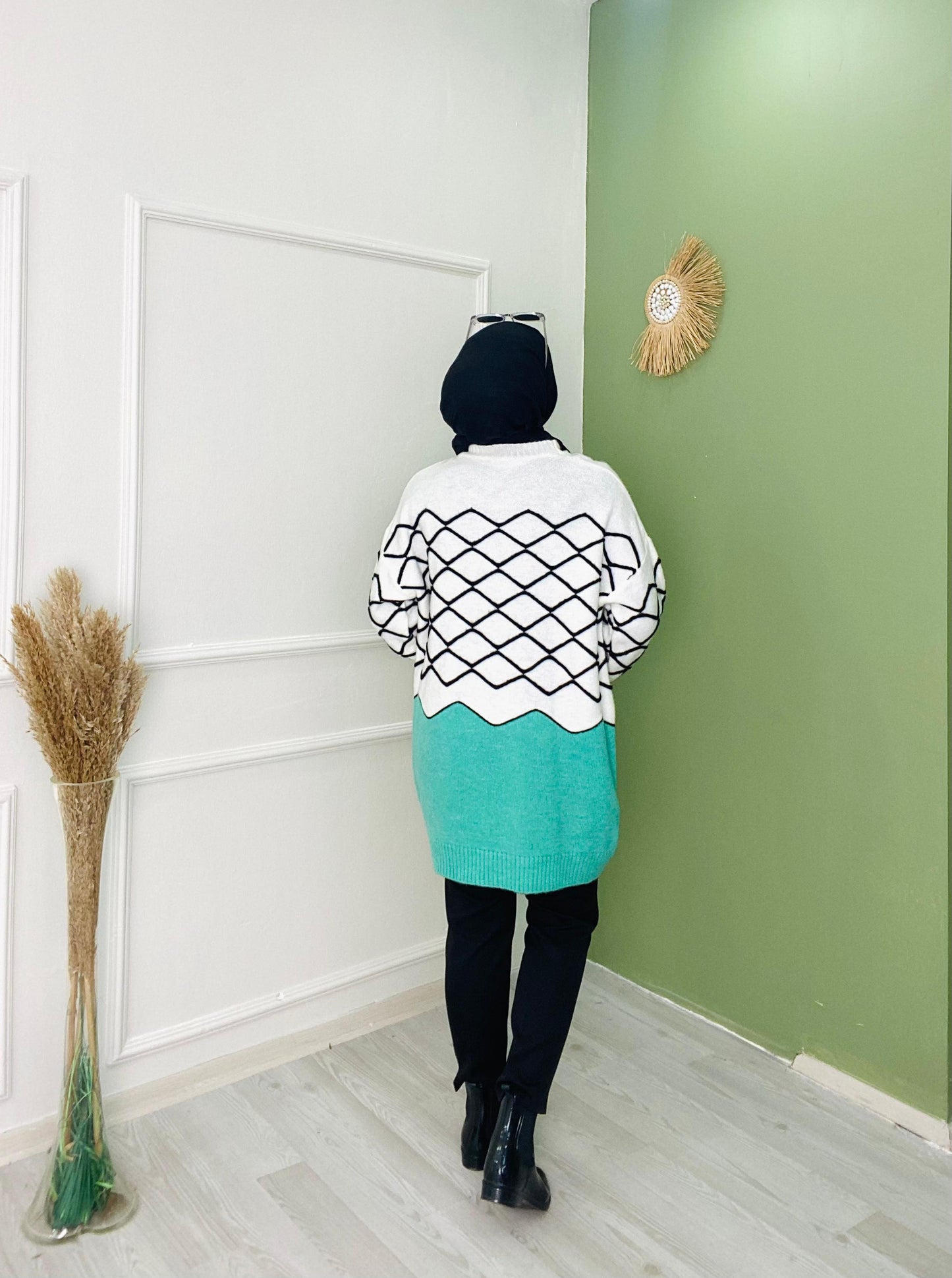 Geometric Patterned Two-Tone Sweater Green