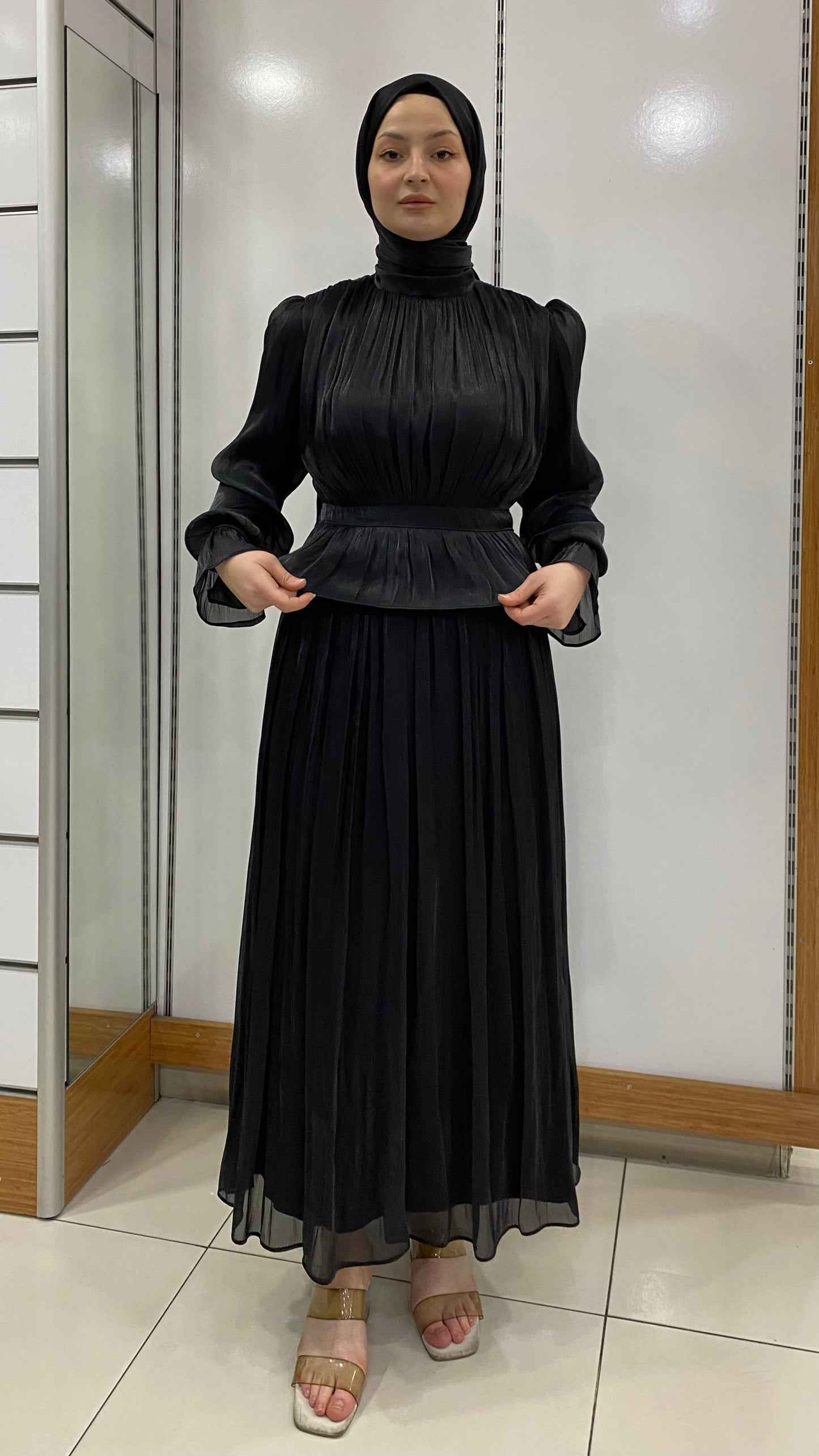 Bel ve Kol Manşetli etekli Takım Siyah