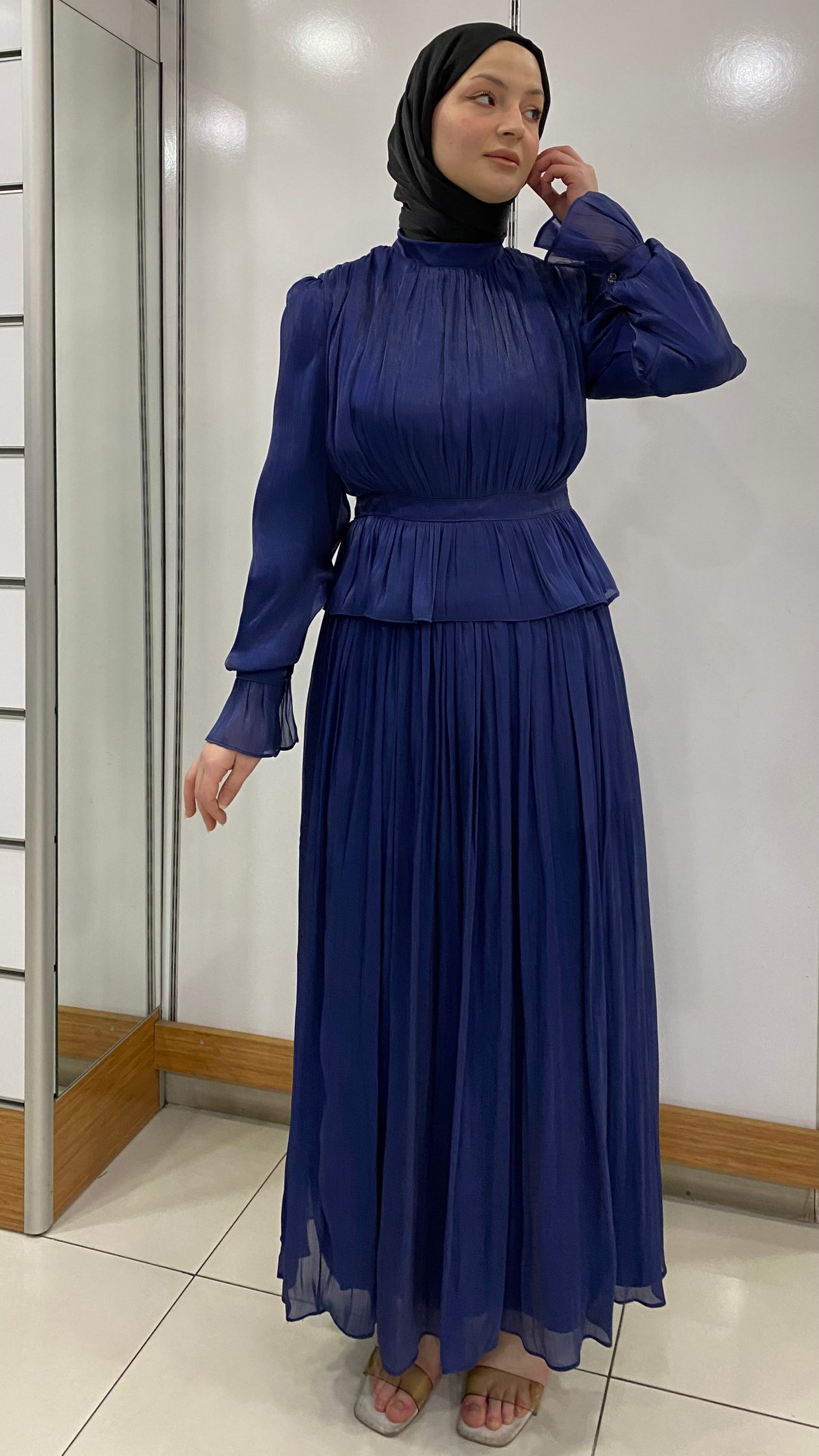 Bel ve Kol Manşetli etekli Takım lacivert