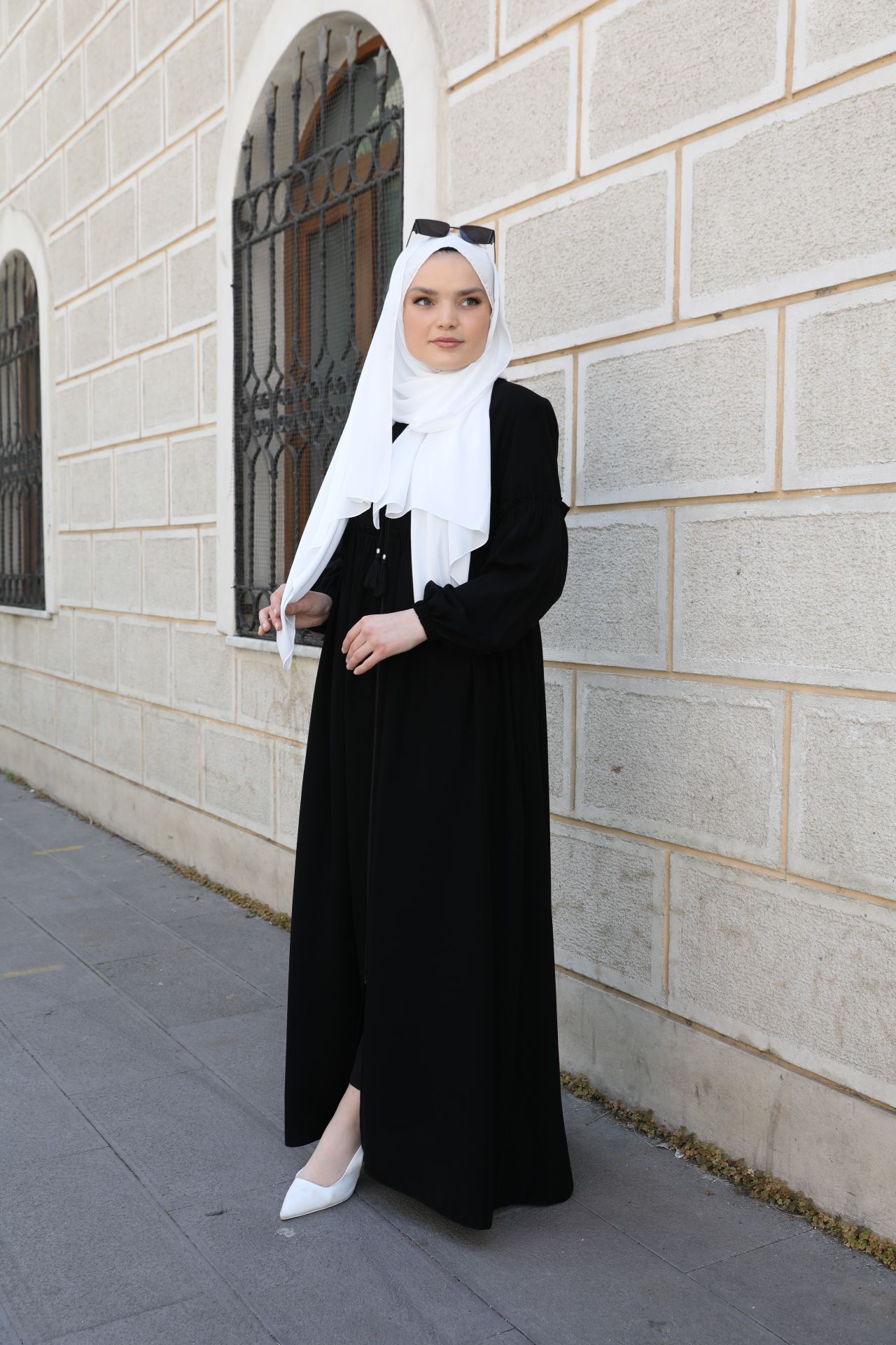 Ruffle Detailed Abaya Black