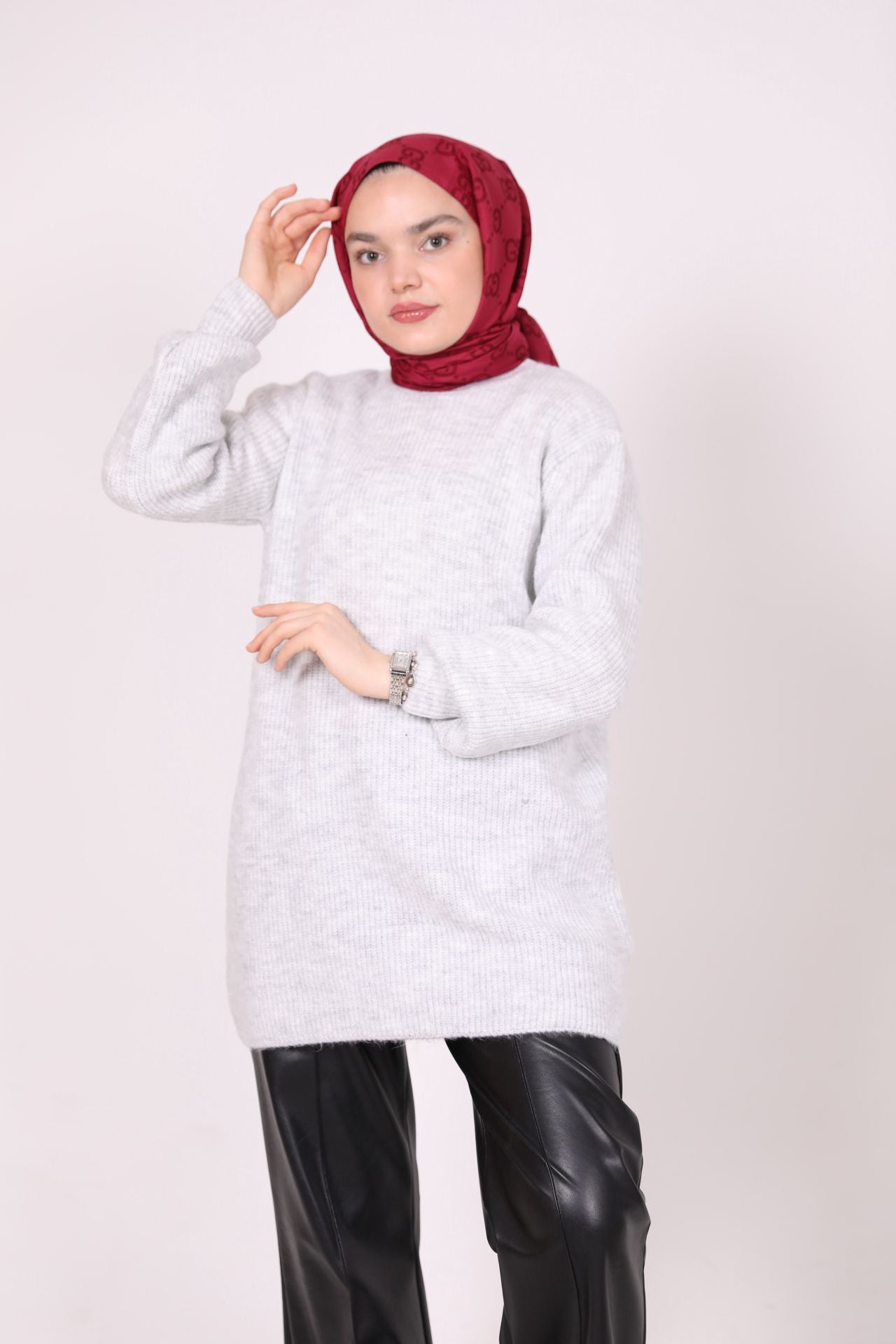 Solid Color Araboy Sweater Gray