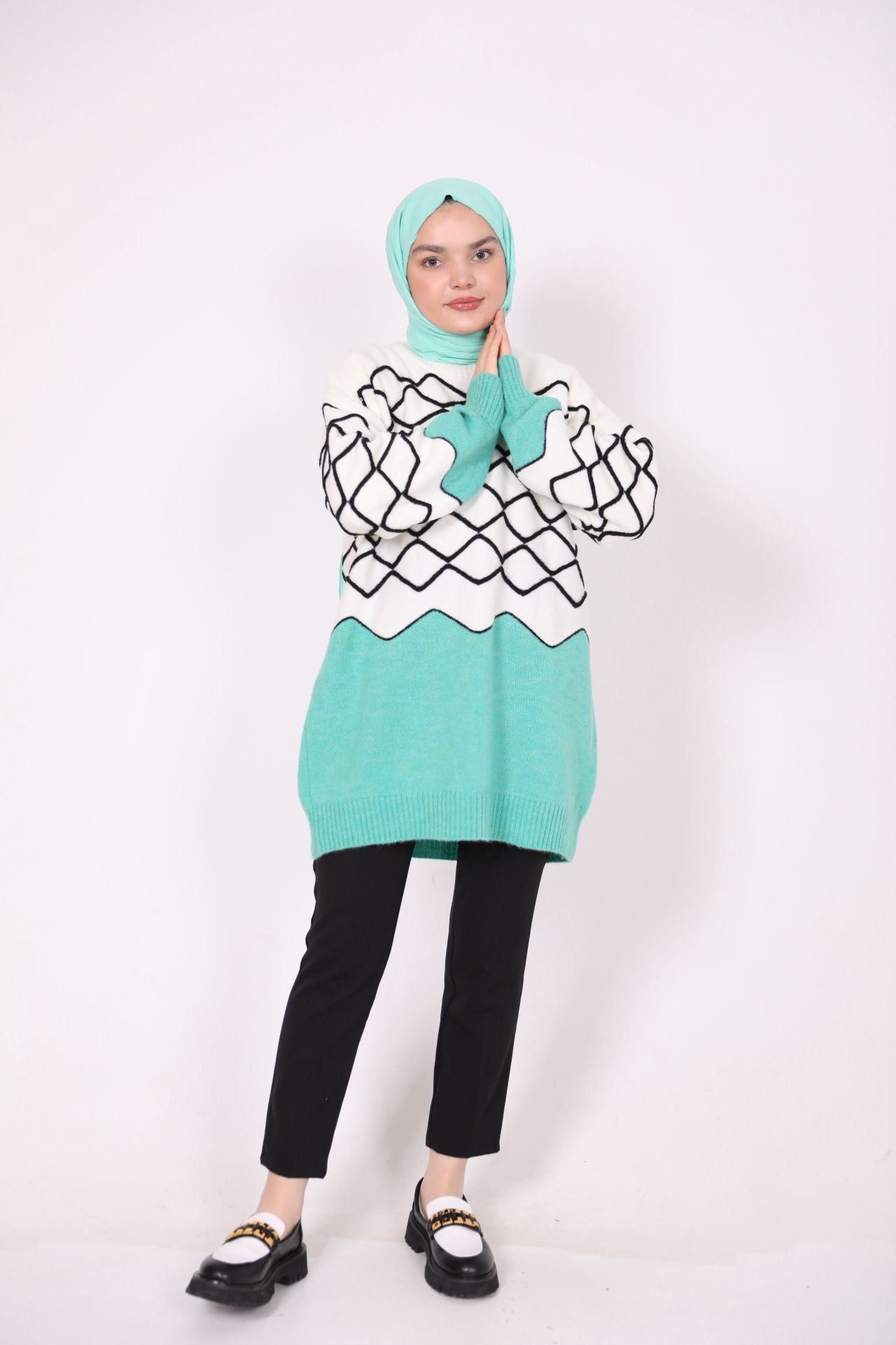 Geometric Patterned Two-Tone Sweater Green